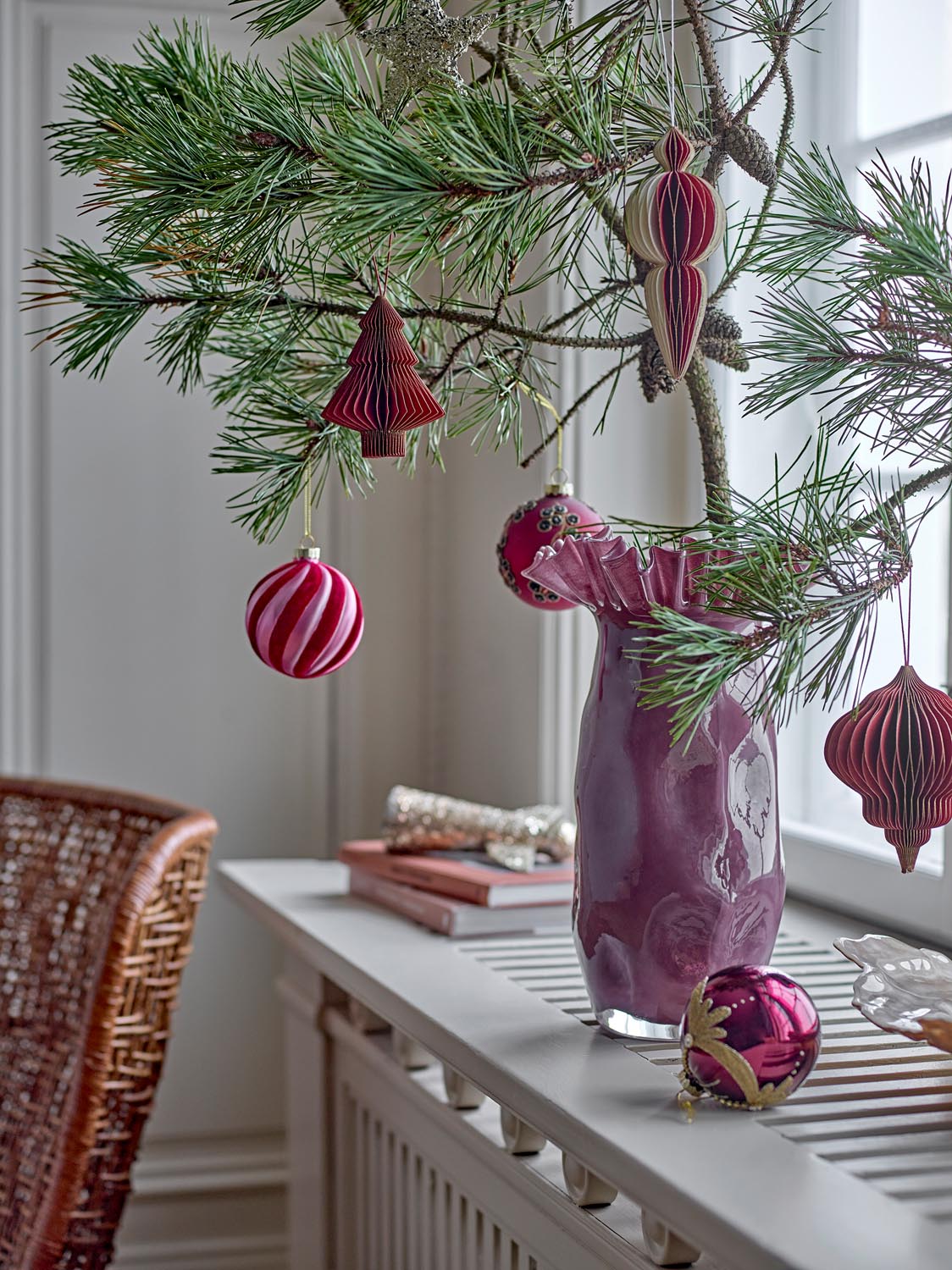 Sayla Ornament, Rot, Glas in Red präsentiert im Onlineshop von KAQTU Design AG. Ornament ist von Bloomingville