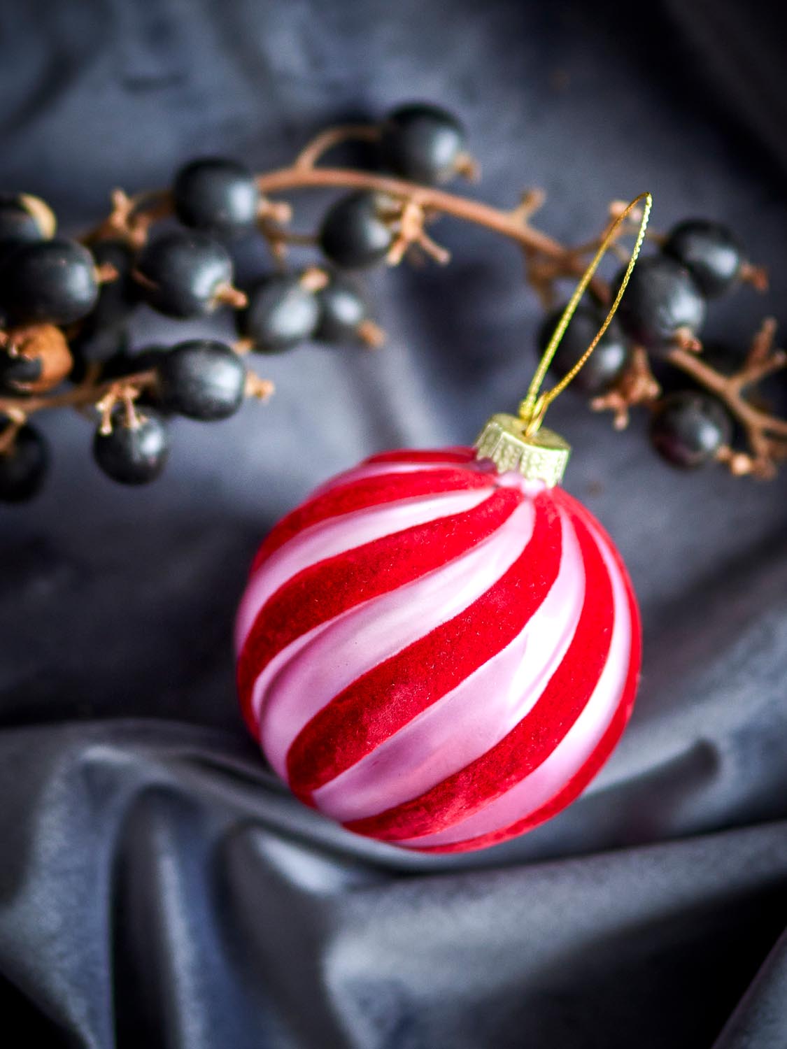 Sayla Ornament, Rot, Glas in Red präsentiert im Onlineshop von KAQTU Design AG. Ornament ist von Bloomingville