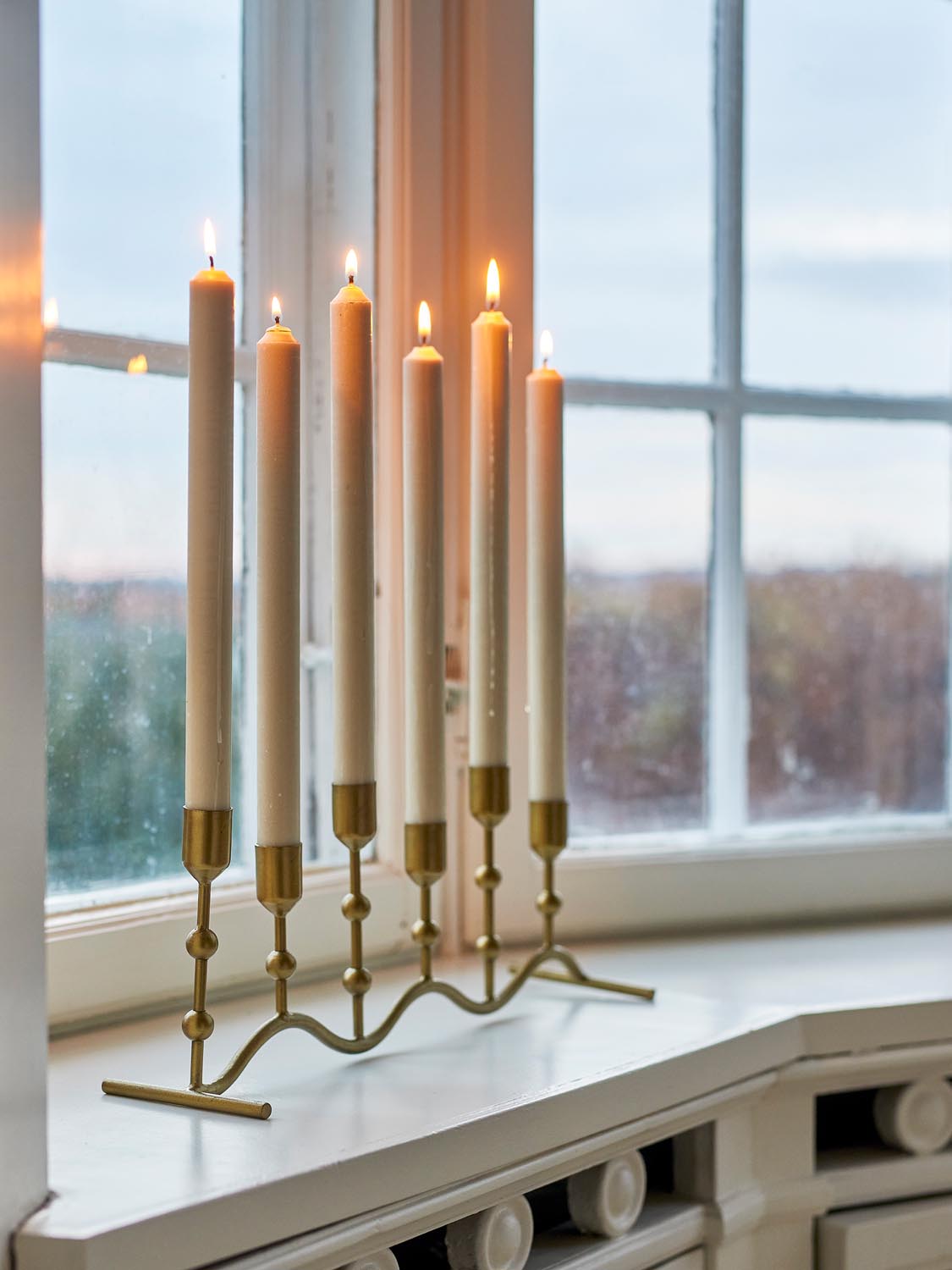 Kiri Kerzenhalter, Brass, Metall in Brass präsentiert im Onlineshop von KAQTU Design AG. Kerzenständer ist von Bloomingville