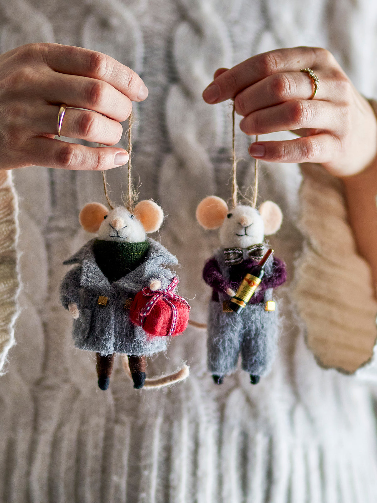 Peo Ornament, Grau, Wolle in Grey präsentiert im Onlineshop von KAQTU Design AG. Ornament ist von Bloomingville