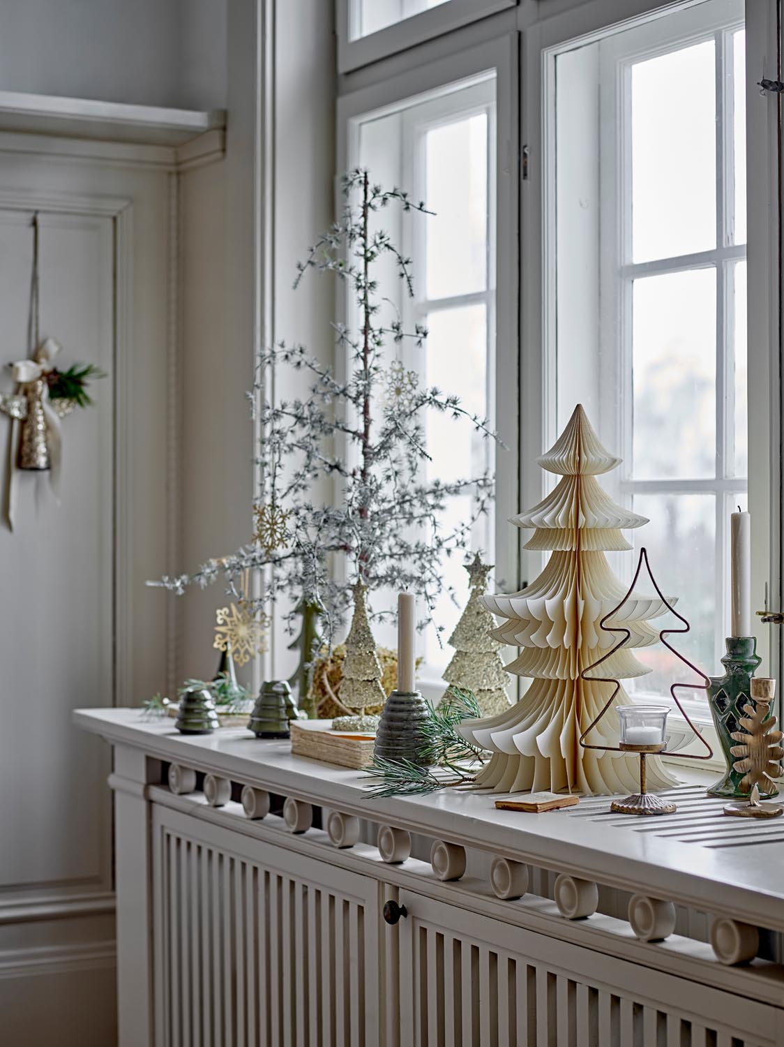 Mani Ornament, Gold, Metall in Gold präsentiert im Onlineshop von KAQTU Design AG. Ornament ist von Bloomingville