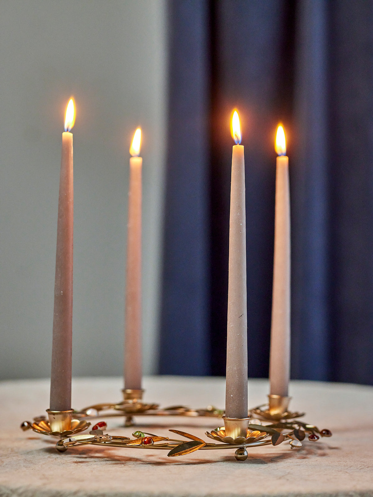 Shankar Adventskerzenständer, Gold, Metall in Gold präsentiert im Onlineshop von KAQTU Design AG. Kerzenständer ist von Bloomingville