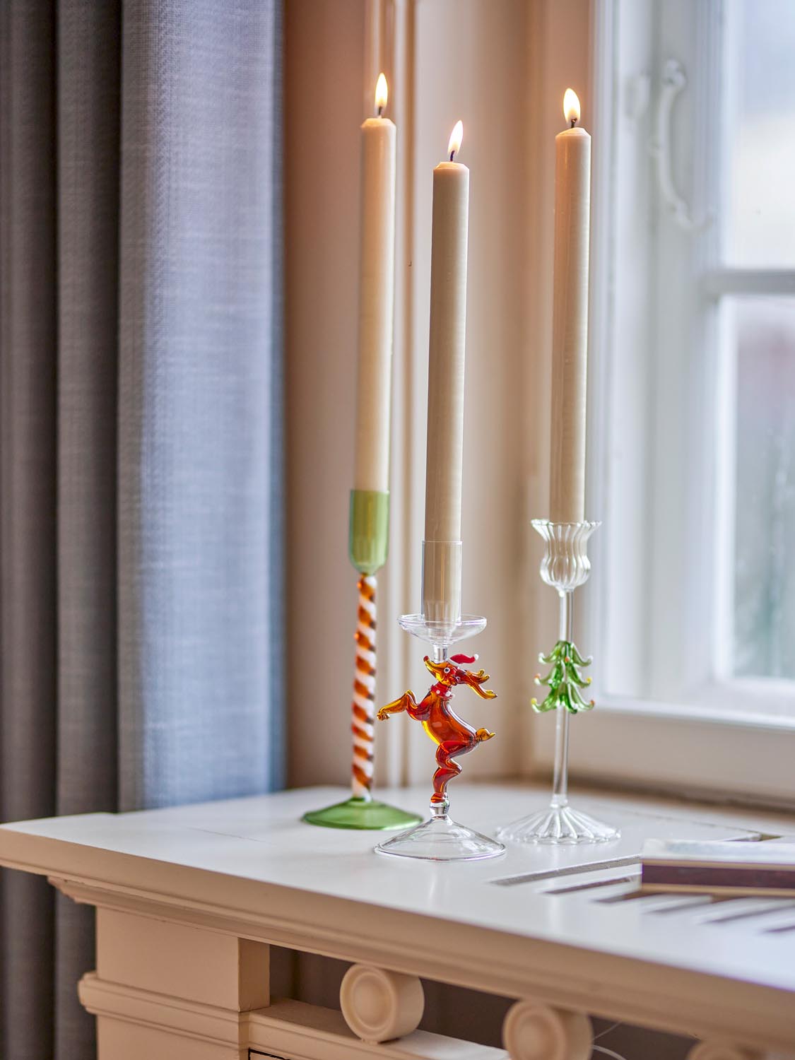 Dasho Kerzenhalter, Braun, Glas in Brown präsentiert im Onlineshop von KAQTU Design AG. Kerzenständer ist von Bloomingville