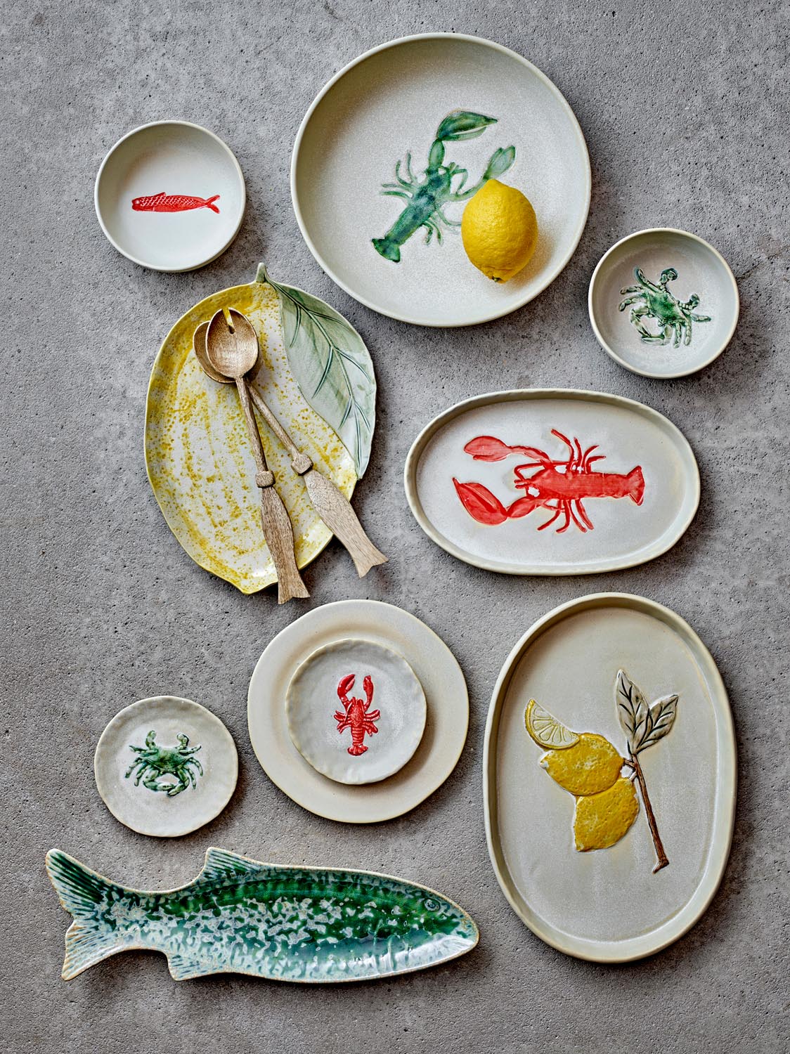 Hadden Servierplatte, Rot, Steingut in Red präsentiert im Onlineshop von KAQTU Design AG. Käsezubehör ist von Creative Collection