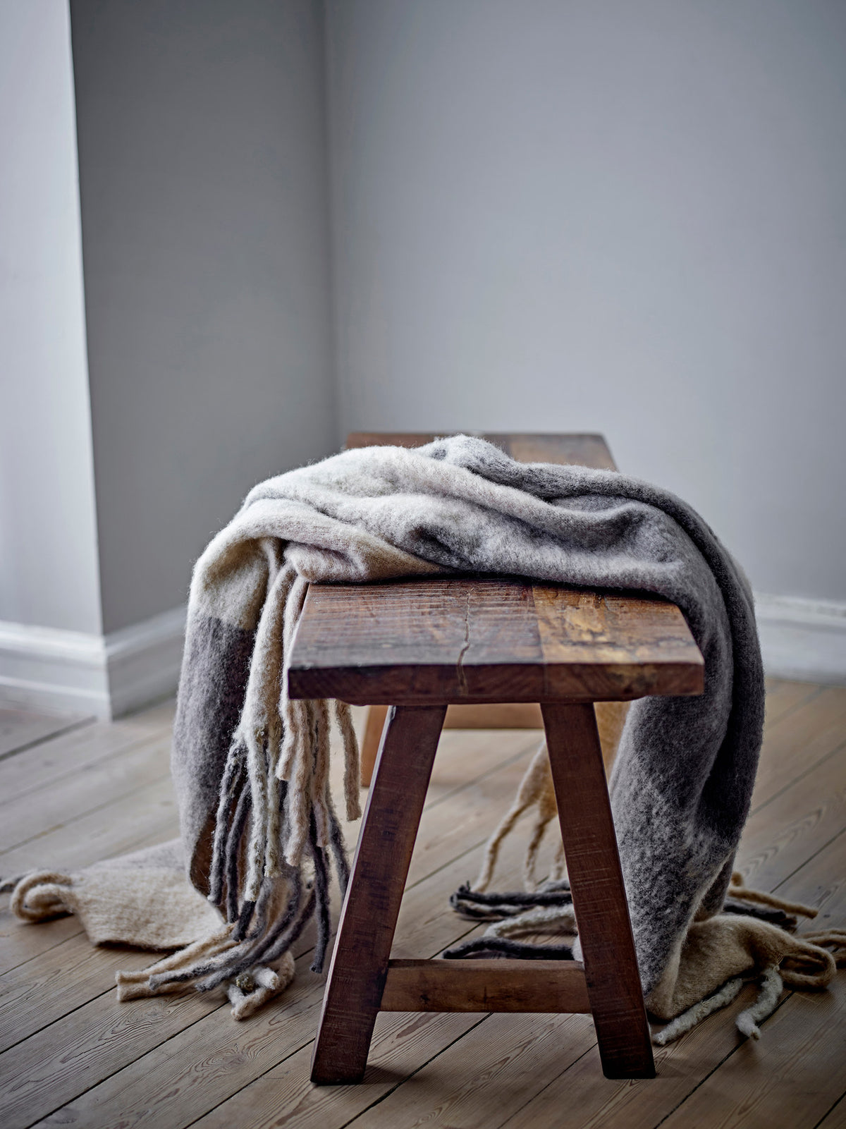 Hamisha Decke, Bunt, Polyester OEKO-TEX® in Multi präsentiert im Onlineshop von KAQTU Design AG. Wolldecke ist von Creative Collection