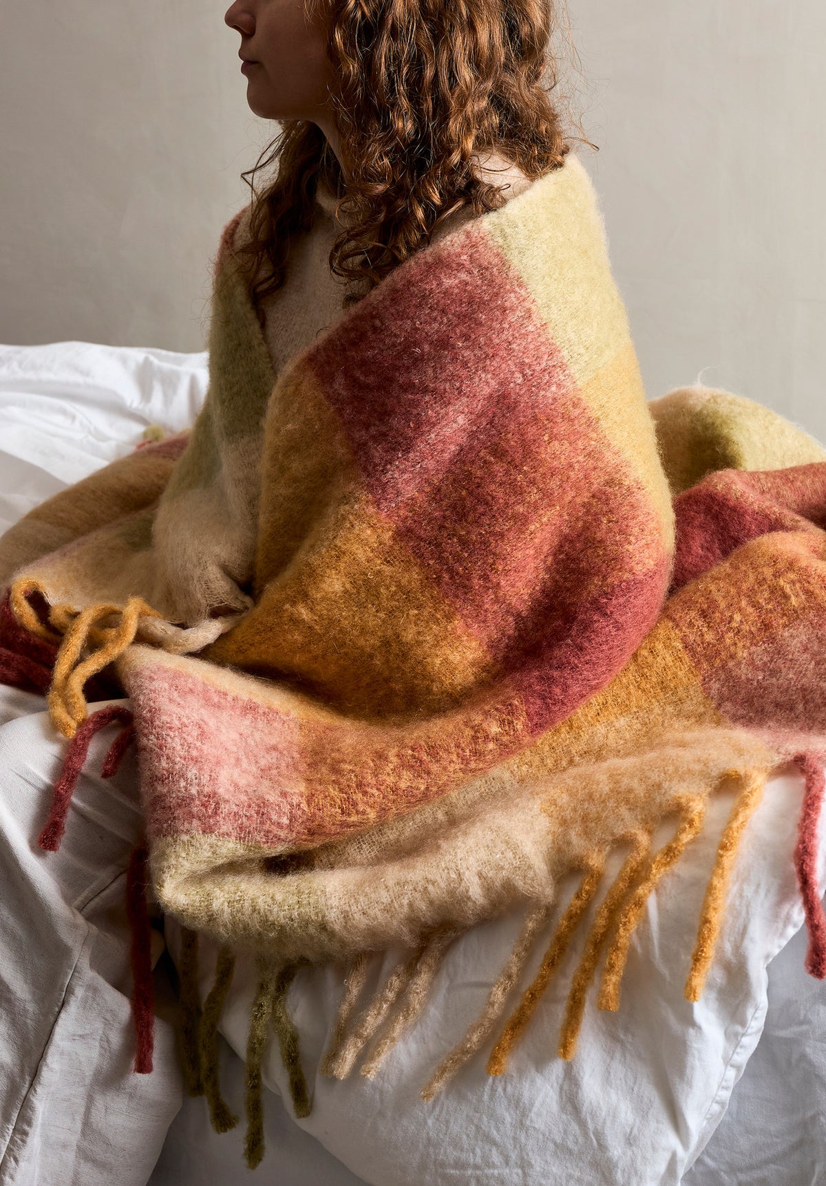 Hamisha Decke, Bunt, Polyester OEKO-TEX® in Multi präsentiert im Onlineshop von KAQTU Design AG. Wolldecke ist von Creative Collection