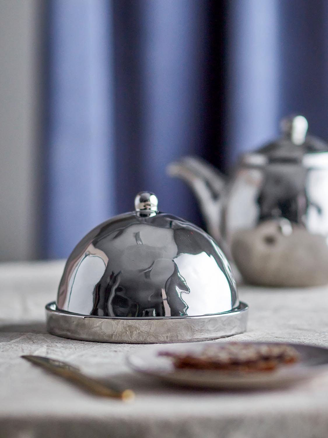 Shine Butterdose, Silber, Steingut in Silver präsentiert im Onlineshop von KAQTU Design AG. Käsezubehör ist von Bloomingville