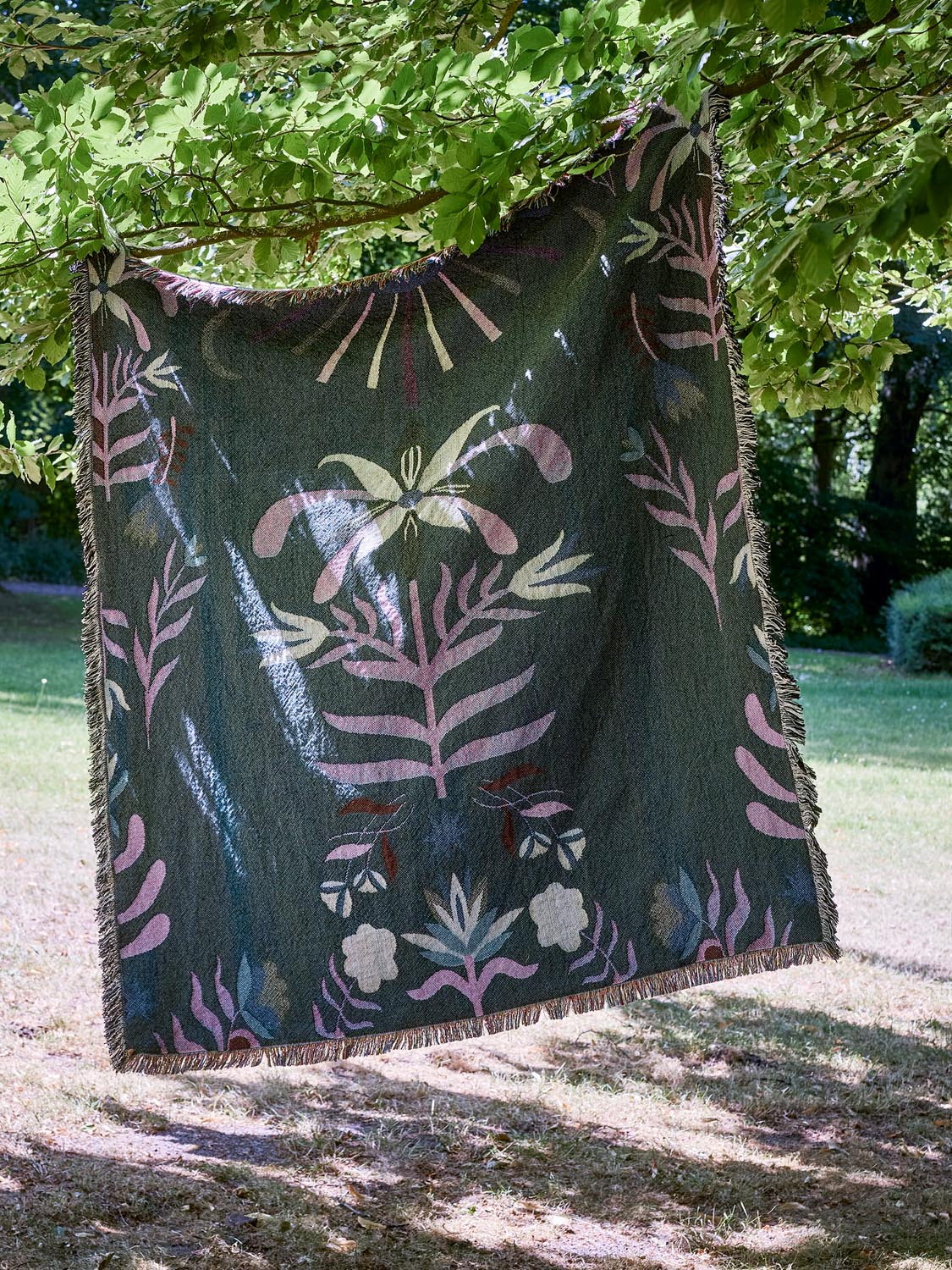 Yash Decke, Bunt, Recycelte Baumwolle in Multi präsentiert im Onlineshop von KAQTU Design AG. Bettüberwurf ist von Creative Collection