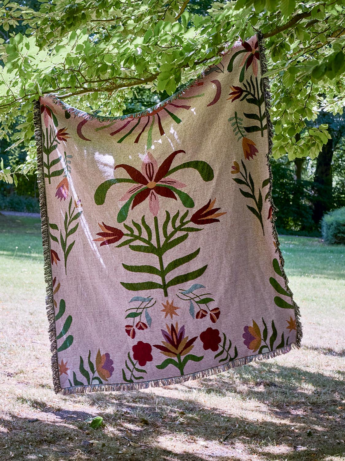 Yash Decke, Bunt, Recycelte Baumwolle in Multi präsentiert im Onlineshop von KAQTU Design AG. Bettüberwurf ist von Creative Collection