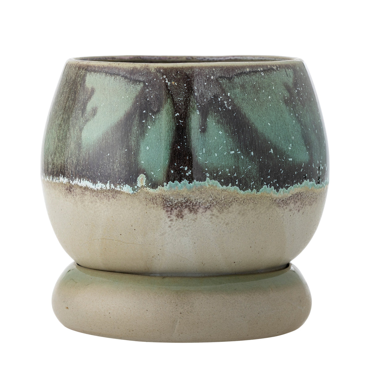 Imke Blumentopf mit Untertasse, Grün, Steingut in Green präsentiert im Onlineshop von KAQTU Design AG. Blumentopf ist von Bloomingville