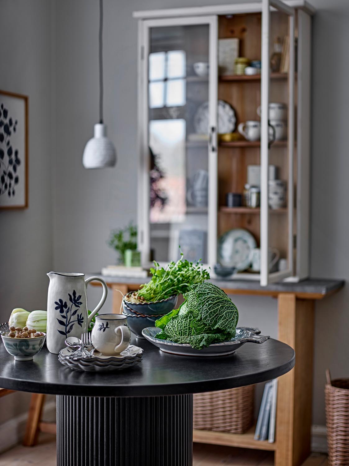 Eimy Tasse, Blau, Steingut in Blue präsentiert im Onlineshop von KAQTU Design AG. Tasse ist von Creative Collection