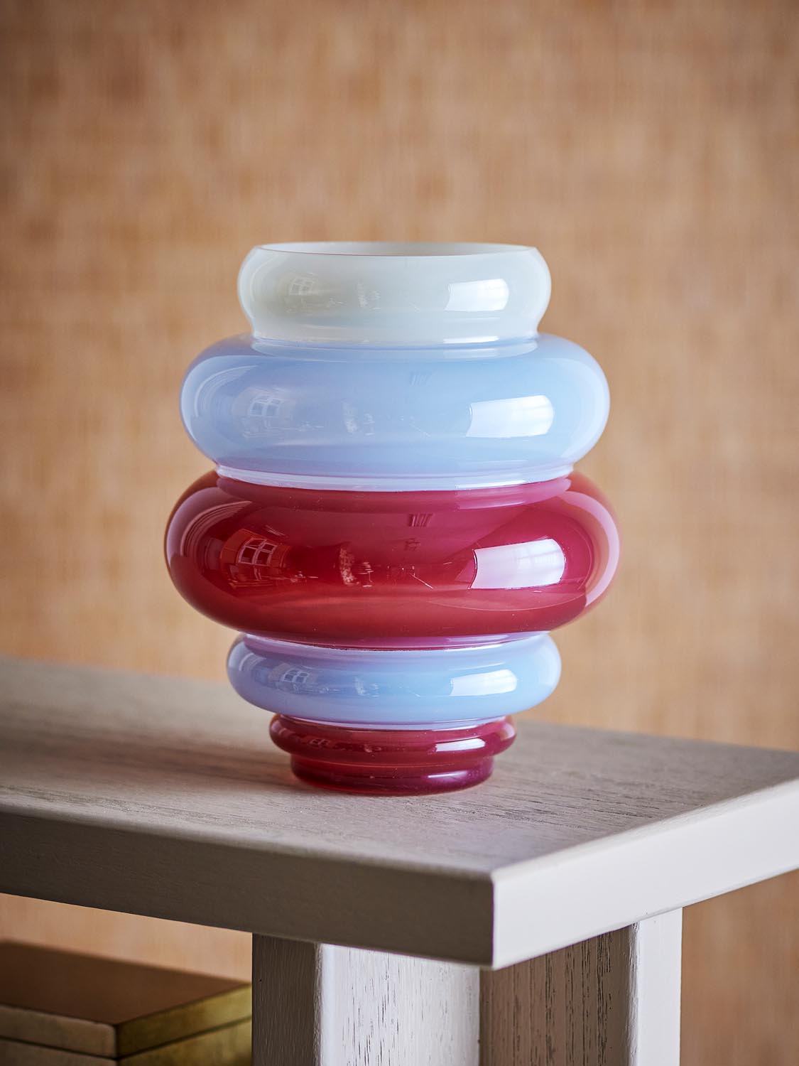 Annhelene Vase, Bunt, Glas in Multi präsentiert im Onlineshop von KAQTU Design AG. Vase ist von Bloomingville