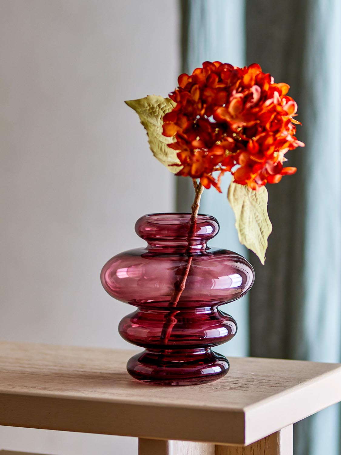 Kayn Vase, Violett, Glas in Purple präsentiert im Onlineshop von KAQTU Design AG. Vase ist von Bloomingville