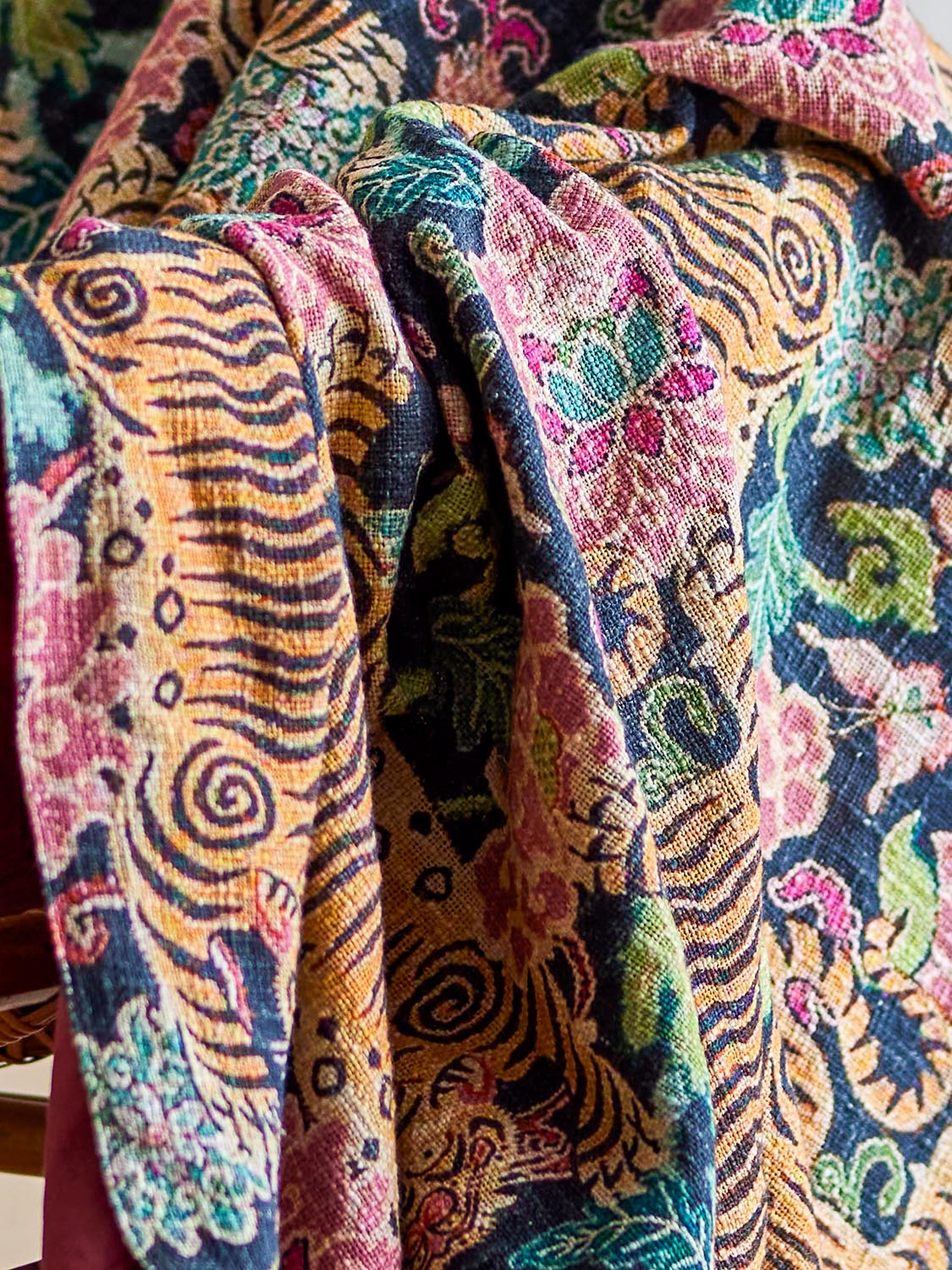 Lester Decke, Bunt, Baumwolle in Multi präsentiert im Onlineshop von KAQTU Design AG. Bettüberwurf ist von Creative Collection