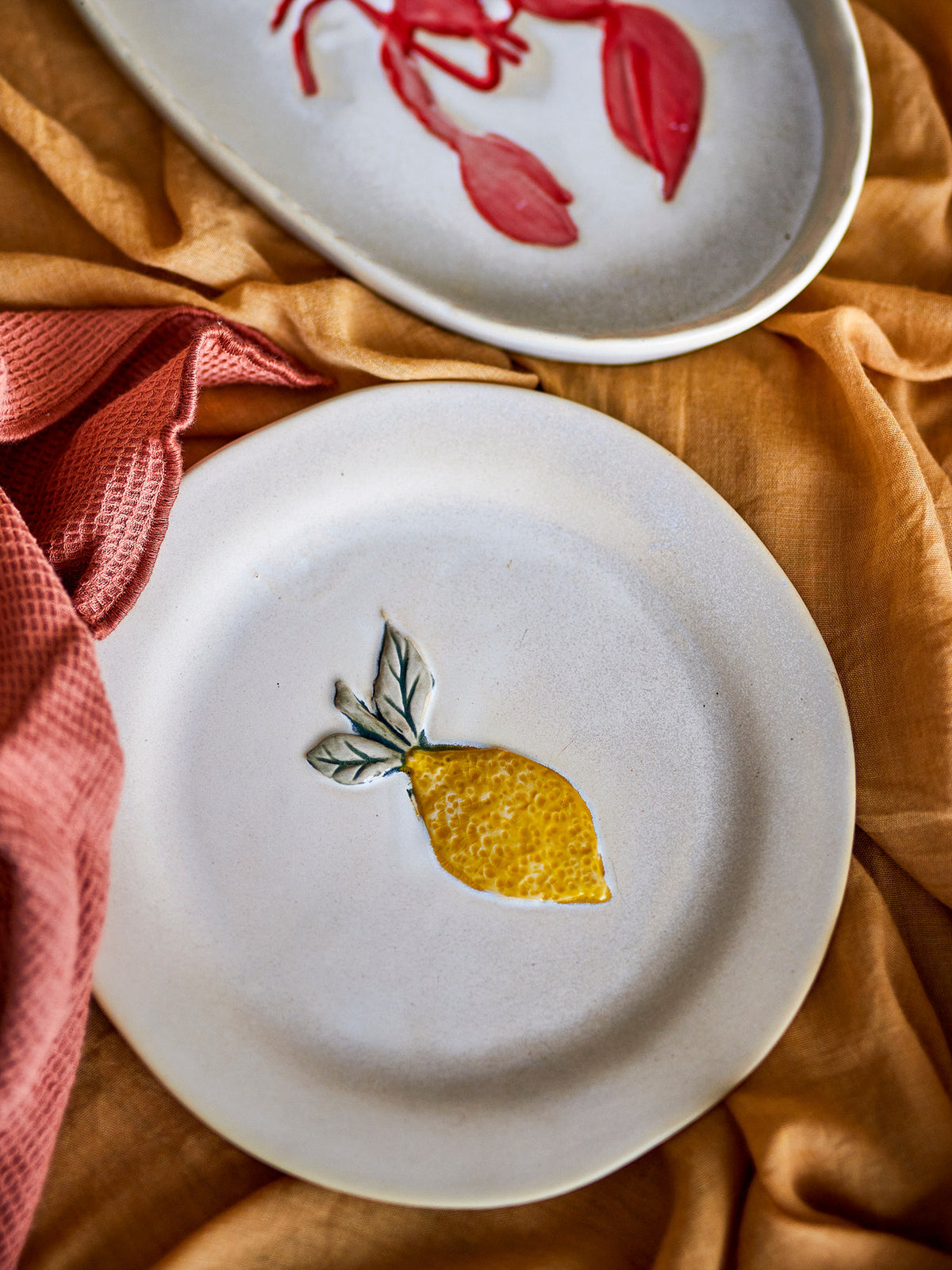 Hadden Teller, Gelb, Steingut in Yellow präsentiert im Onlineshop von KAQTU Design AG. Teller ist von Creative Collection