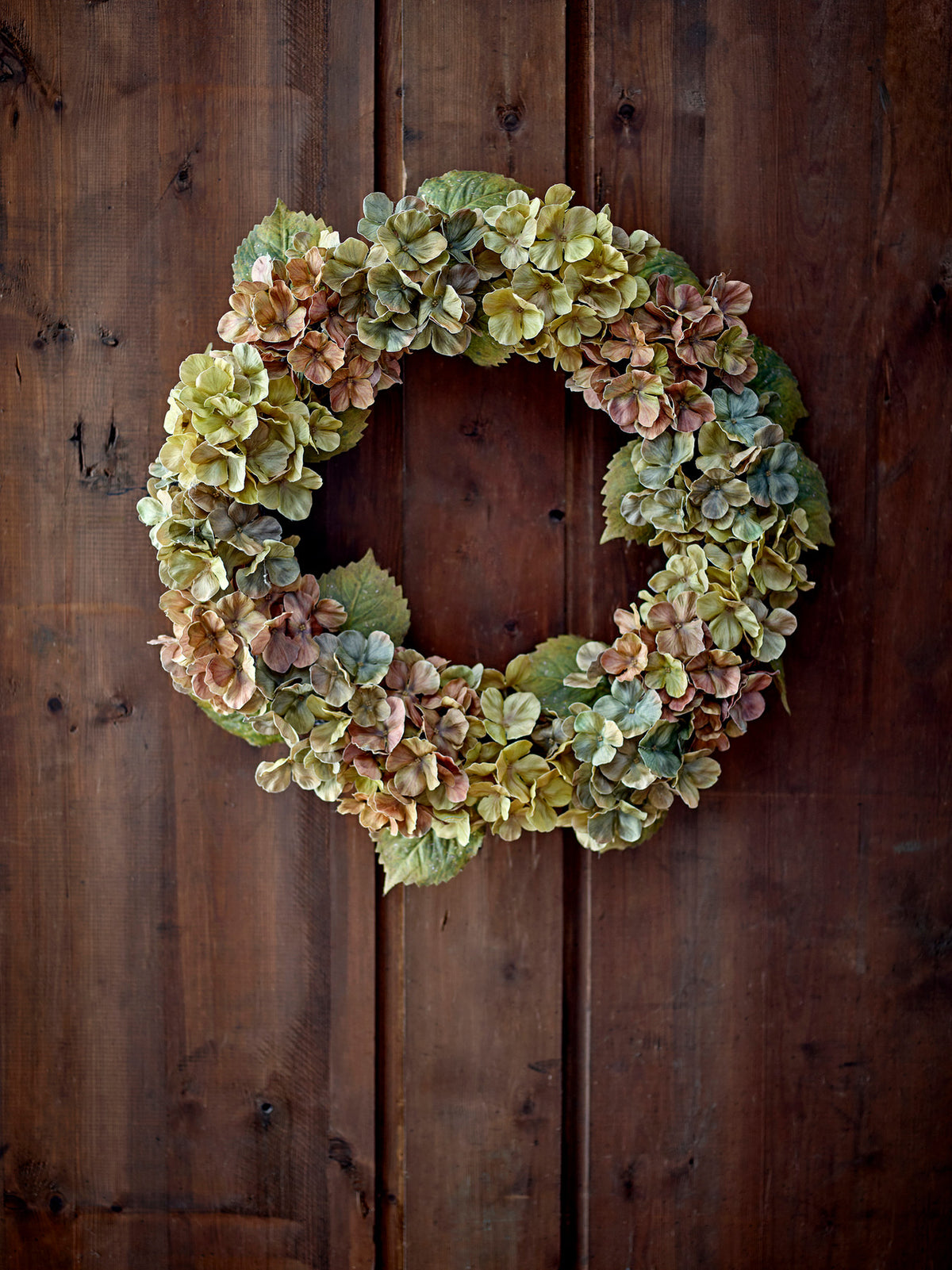 Hydrangea Kranz, Rose, Künstliche Blumen in Rose präsentiert im Onlineshop von KAQTU Design AG. Weihnachtskränze ist von Bloomingville