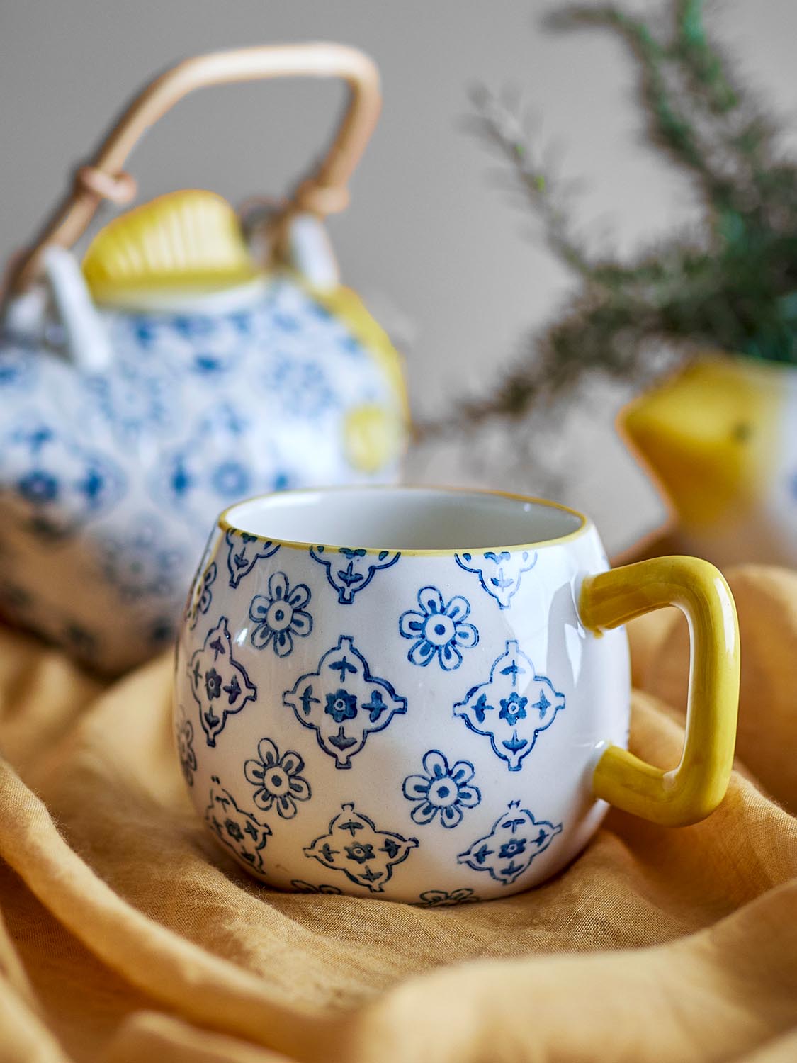 Wrenna Tasse, Bunt, Steingut in Multi präsentiert im Onlineshop von KAQTU Design AG. Tasse ist von Creative Collection