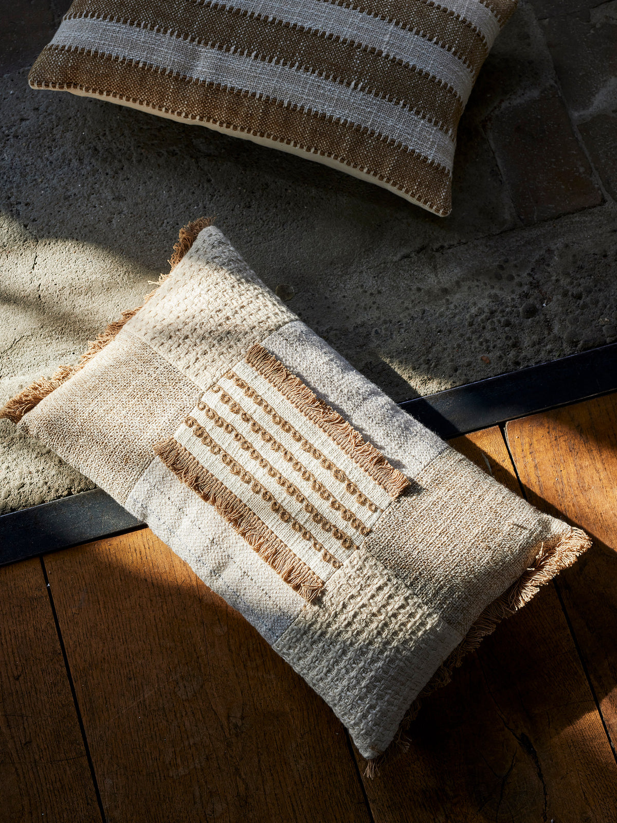 Cinta Kissen, Natur, Baumwolle OEKO-TEX® in Nature präsentiert im Onlineshop von KAQTU Design AG. Deko Kissenbezug ist von Bloomingville