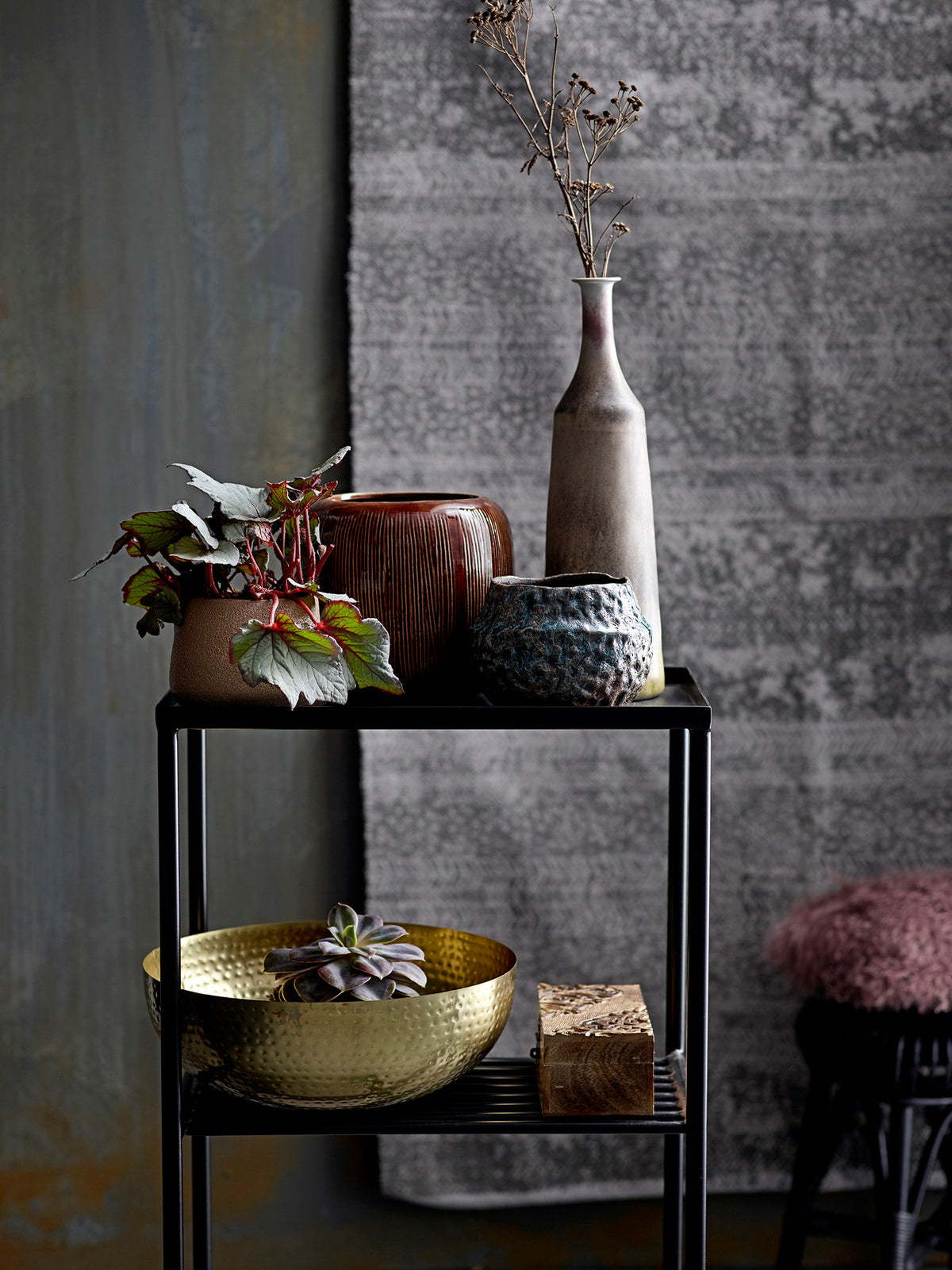 Mettemarie Schale, Gold, Metall in Gold präsentiert im Onlineshop von KAQTU Design AG. Schale ist von Bloomingville
