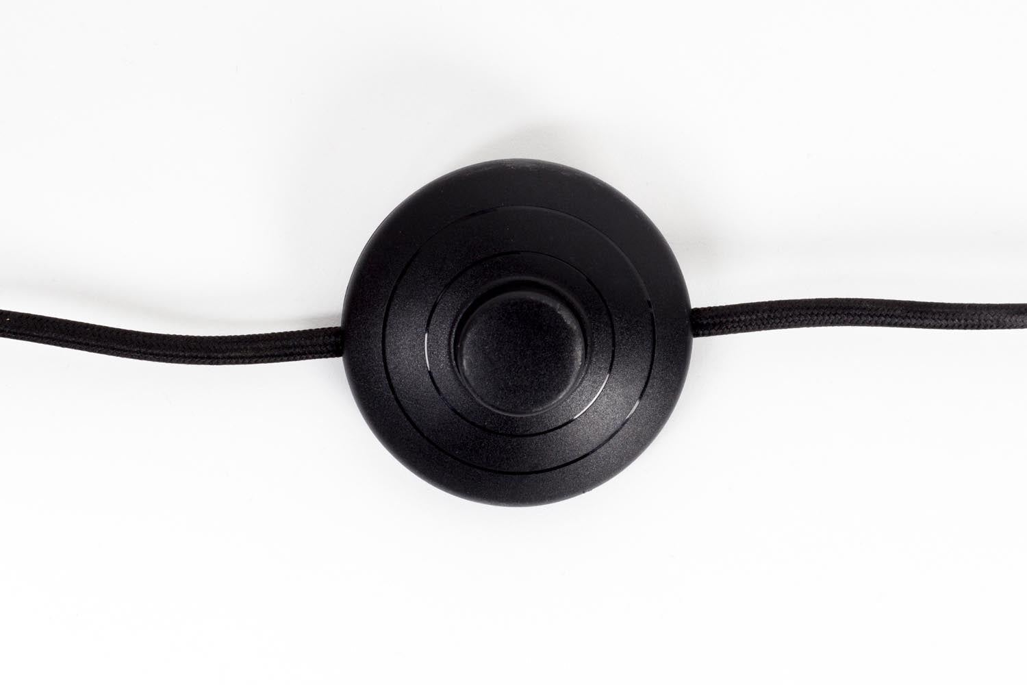 Die Diamond Dear Stehleuchte von Bold Monkey vereint modernes Design mit Eleganz und ist ein echter Blickfang.