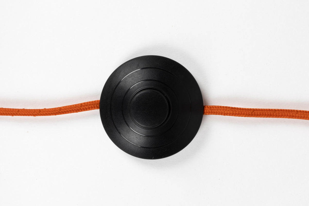 When Orange is King Stehleuchte in orange präsentiert im Onlineshop von KAQTU Design AG. Stehleuchte ist von Bold Monkey