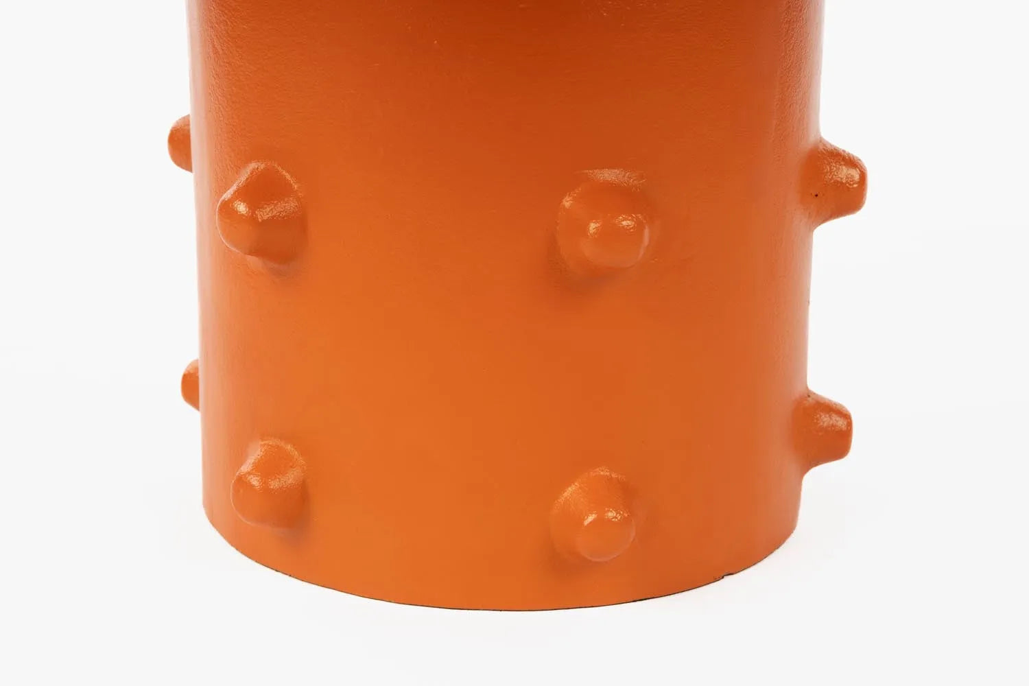 Pinch Me Beistelltisch in Orange präsentiert im Onlineshop von KAQTU Design AG. Beistelltisch ist von Bold Monkey