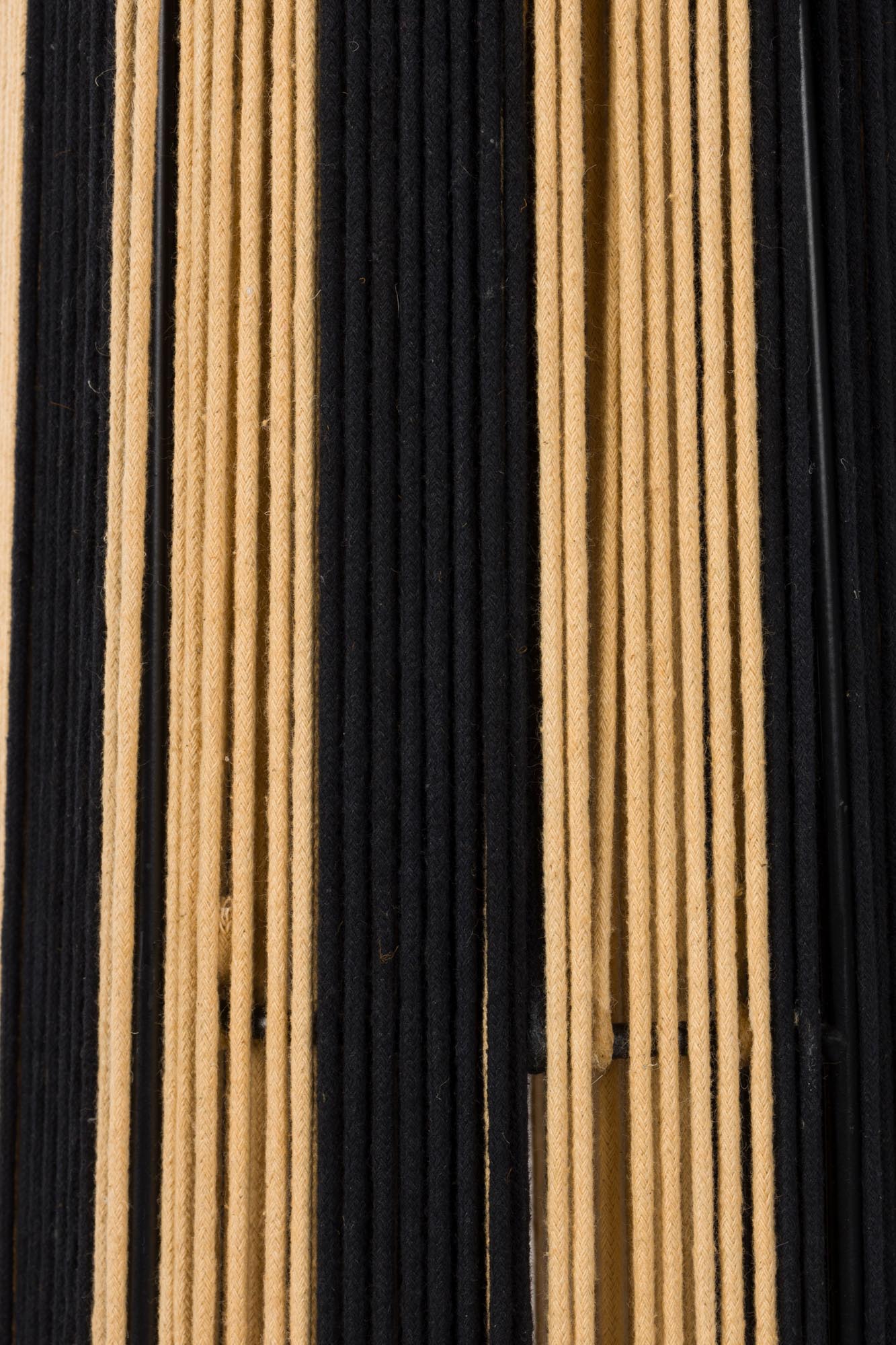Stehleuchte Stripe it up in Schwarz präsentiert im Onlineshop von KAQTU Design AG. Stehleuchte ist von Bold Monkey