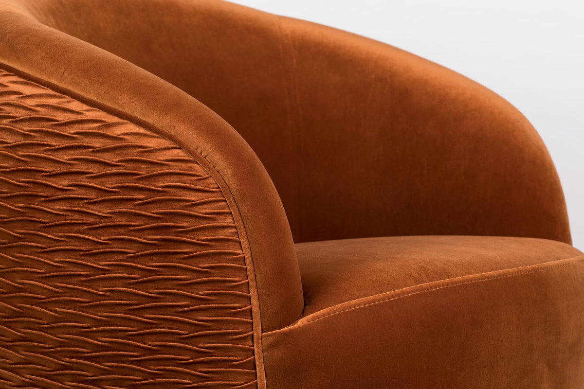 SO CURVY Loungesessel in orange präsentiert im Onlineshop von KAQTU Design AG. Sessel ist von Bold Monkey