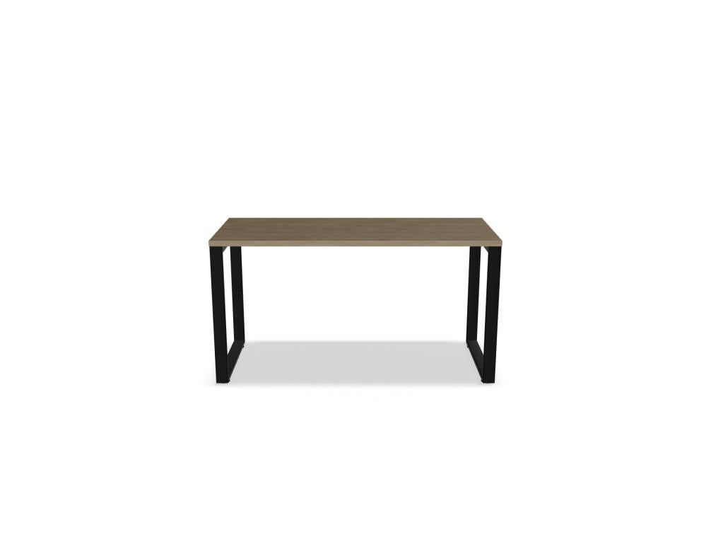 Ogi Q BOQ14 - Schreibtisch in Honigeiche präsentiert im Onlineshop von KAQTU Design AG. Schreibtisch ist von Mdd