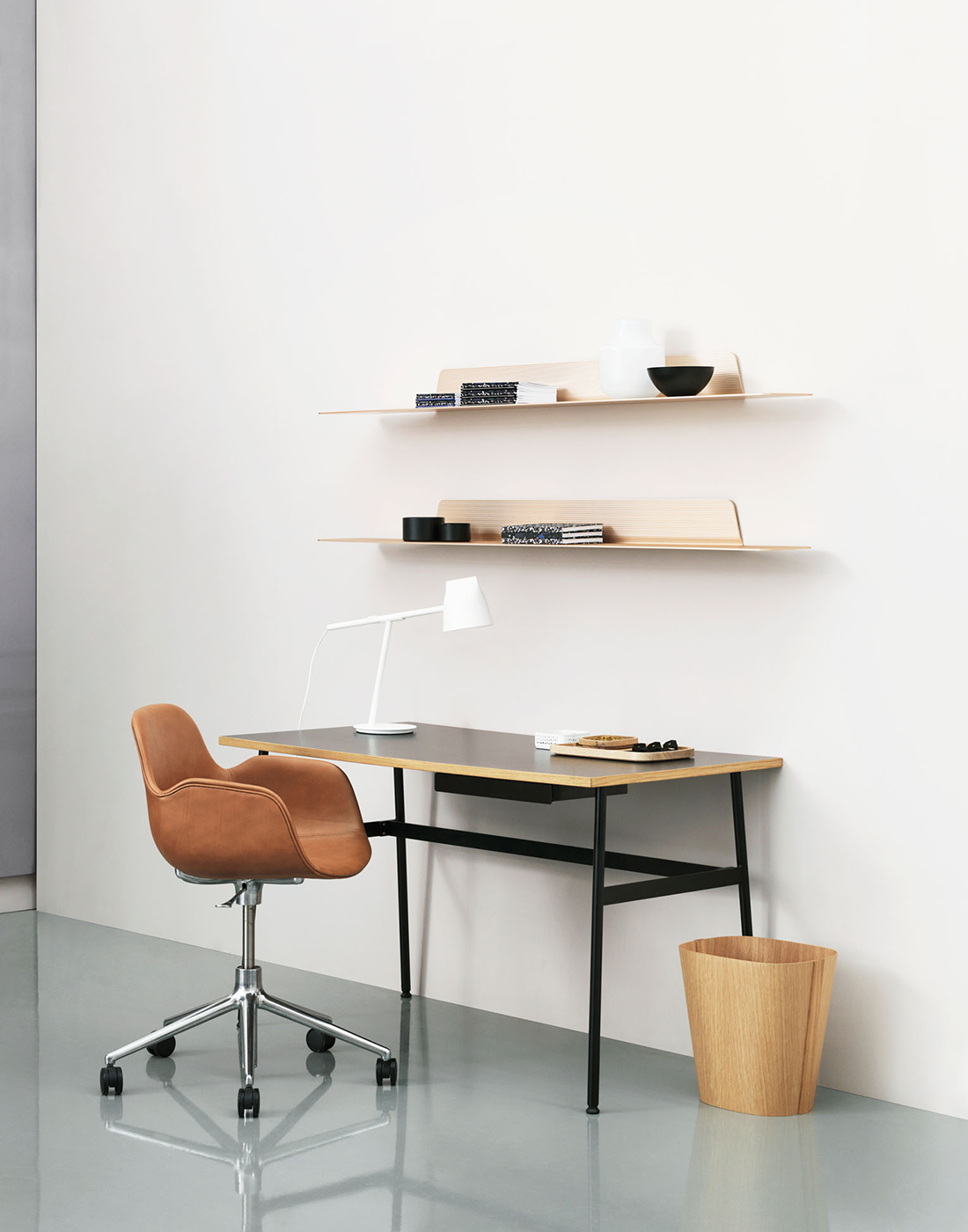 Büro minimalistisch und skandinavisch eingerichtet