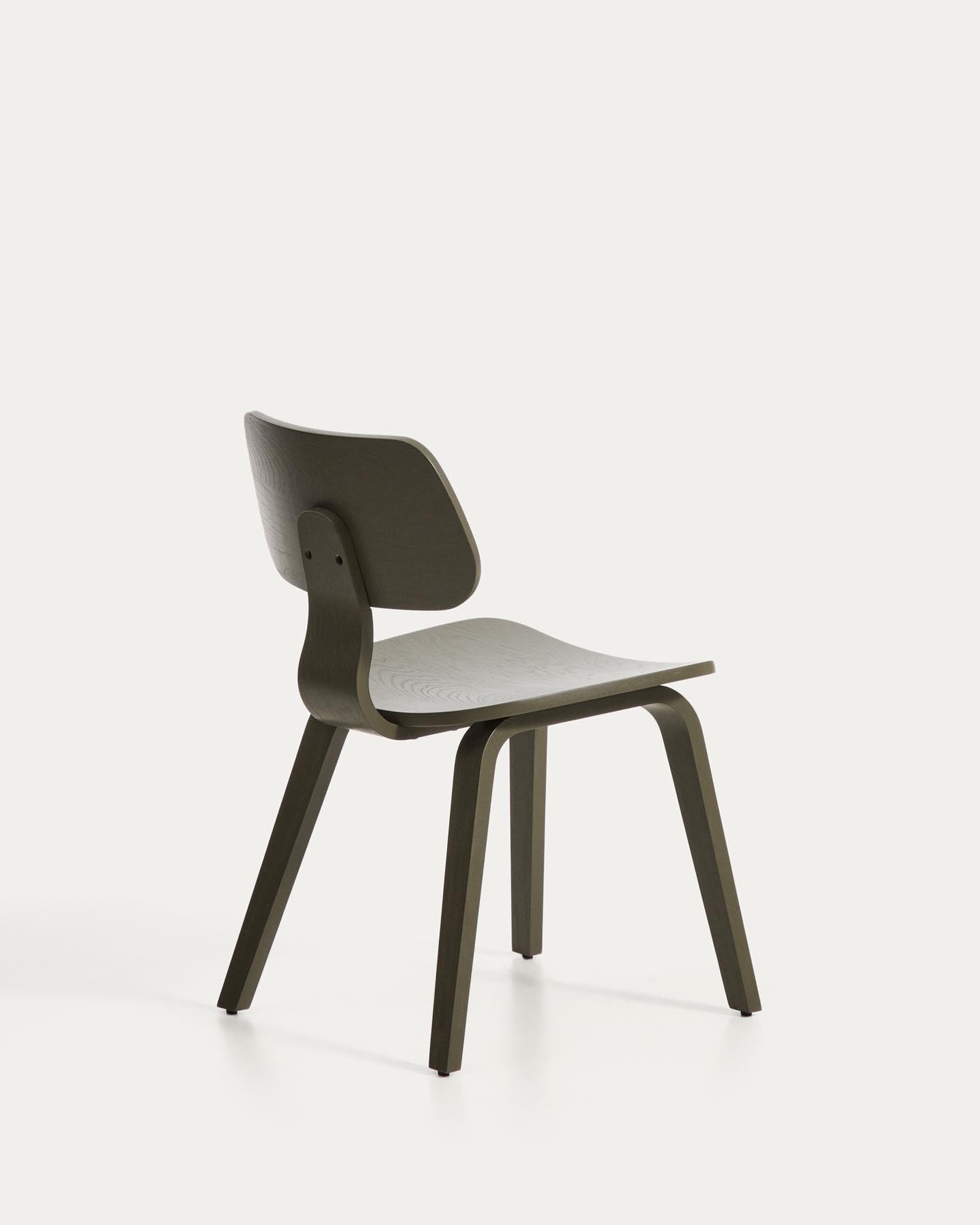 Gena-Stuhl aus Eichenfurnier mit grünem Finish in Grün präsentiert im Onlineshop von KAQTU Design AG. Stuhl ist von Kave Home