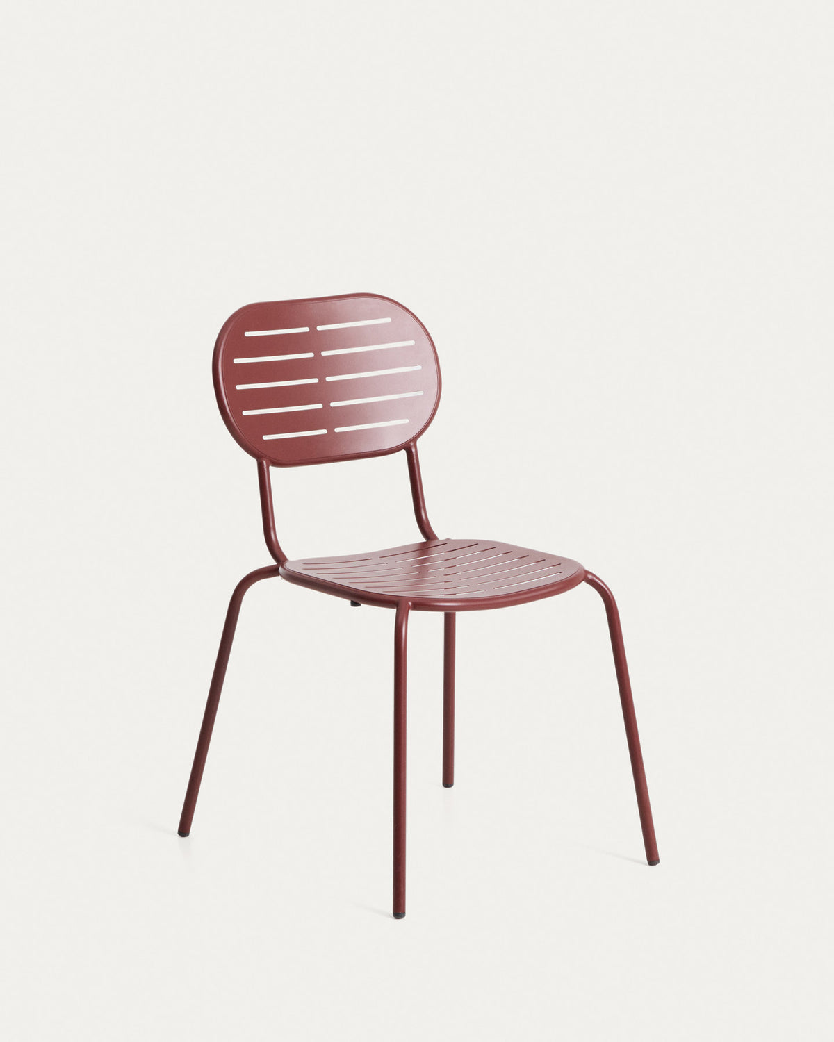 Stapelbarer Outdoor-Stuhl Brai aus verzinktem Stahl in Granatrot in Rot präsentiert im Onlineshop von KAQTU Design AG. Gartenstuhl ist von Kave Home