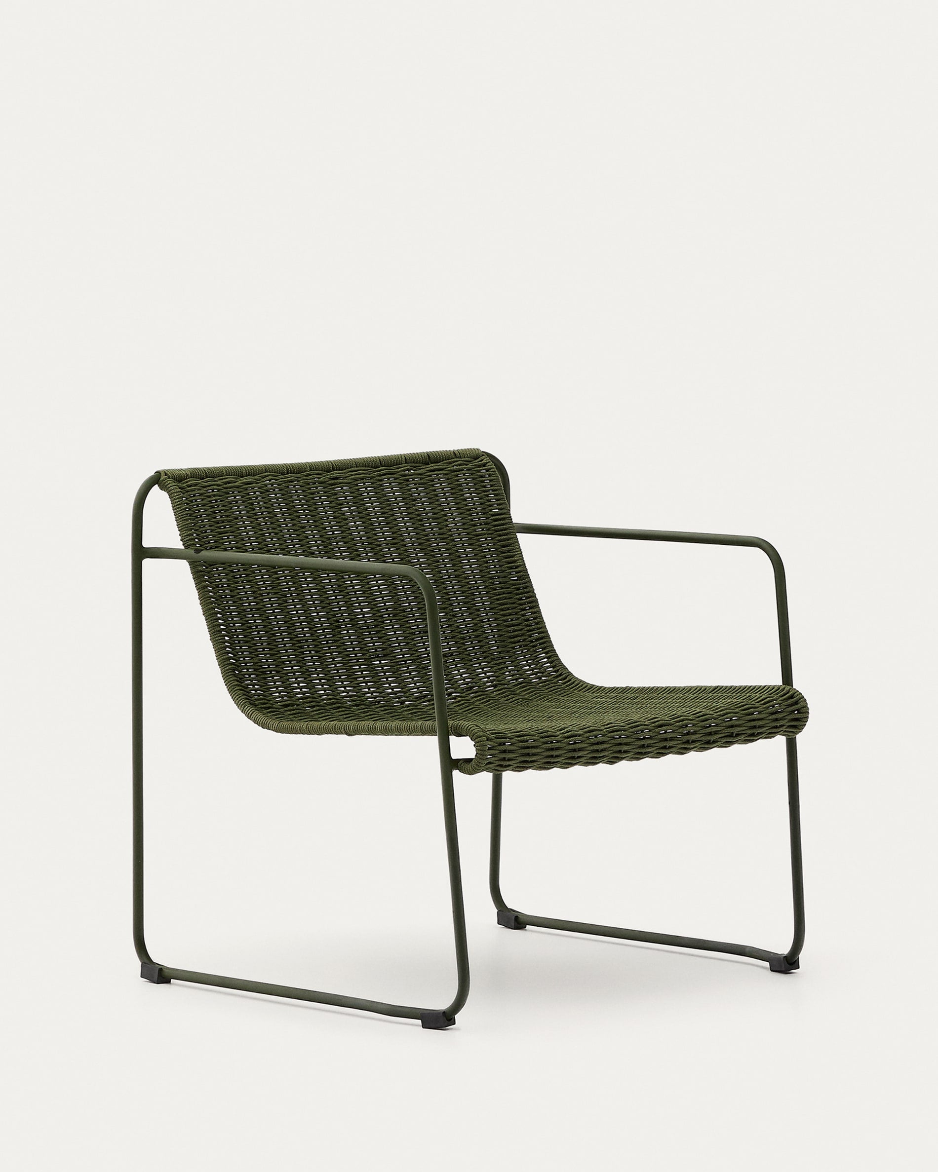 Sessel Maurina: Stilvoller, wetterfester Outdoor-Sessel aus grünem Stahl und Seil, ideal für Terrasse und Garten.