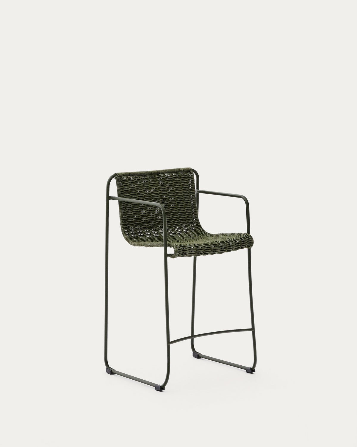 Hocker Maurina aus grün verzinktem Stahl mit grünem Seil 64,5 cm in Dunkelgrün, Grün präsentiert im Onlineshop von KAQTU Design AG. Outdoor-Barstuhl mit Armlehne ist von Kave Home