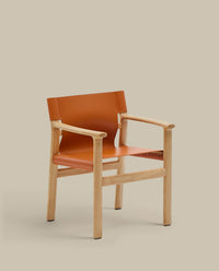 Jan Chair made of recycled leather fibers in light brown and 100% FSC-certified solid ash wood with Fi