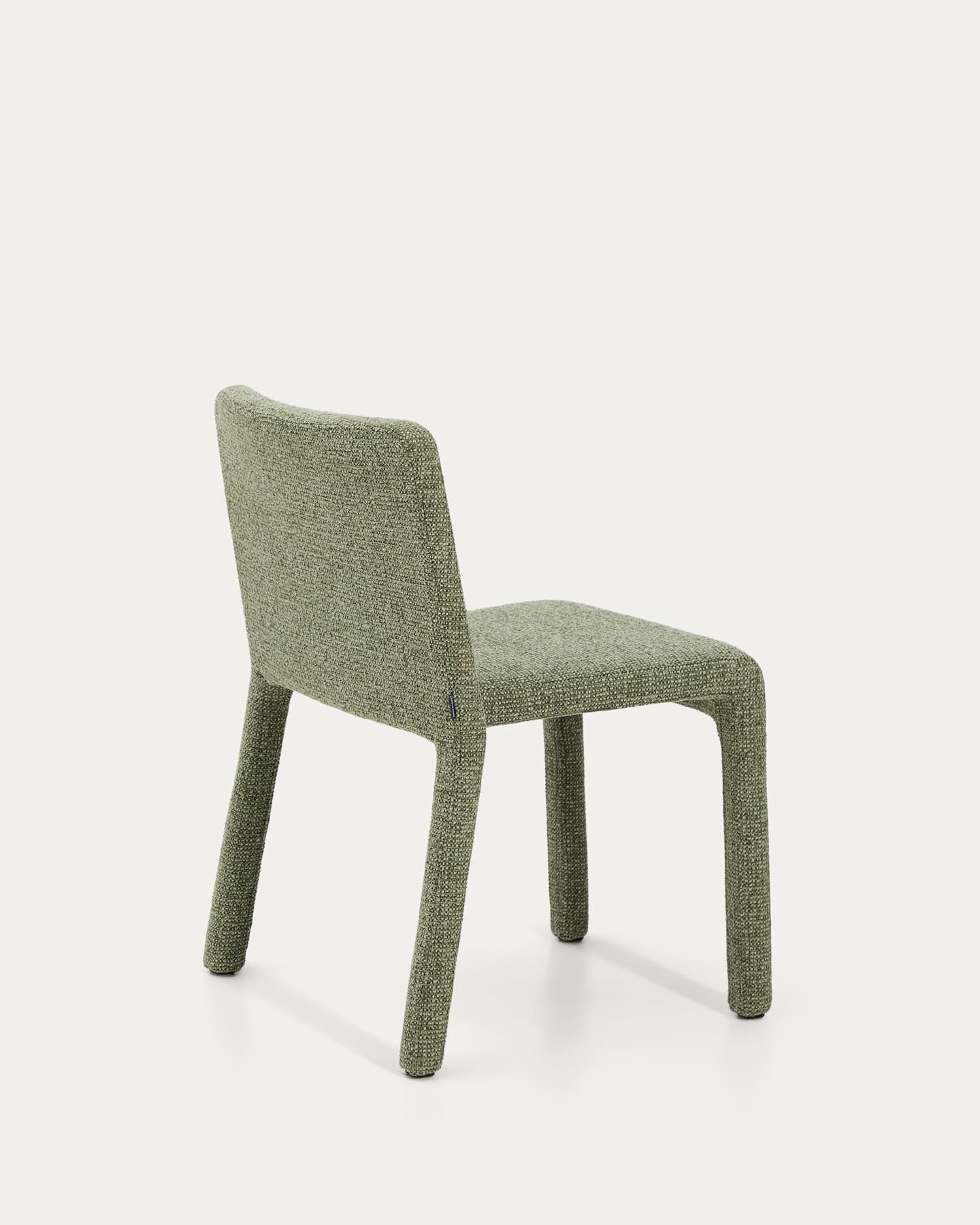 Stapelbarer Stuhl Loria mit grüner Chenille in Grün präsentiert im Onlineshop von KAQTU Design AG. Stuhl ist von Kave Home