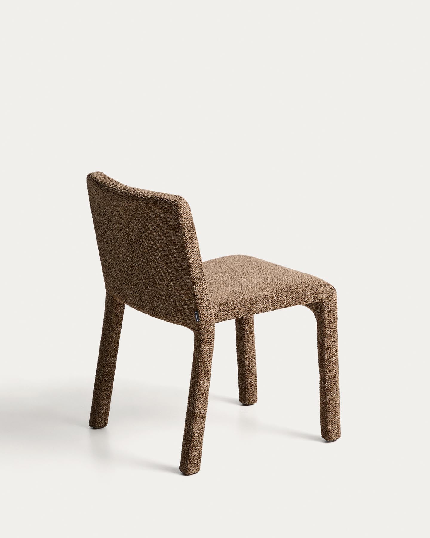 Stapelbarer Stuhl Loria aus schokoladenbrauner Chenille, FSC 100 % in Braun präsentiert im Onlineshop von KAQTU Design AG. Stuhl ist von Kave Home