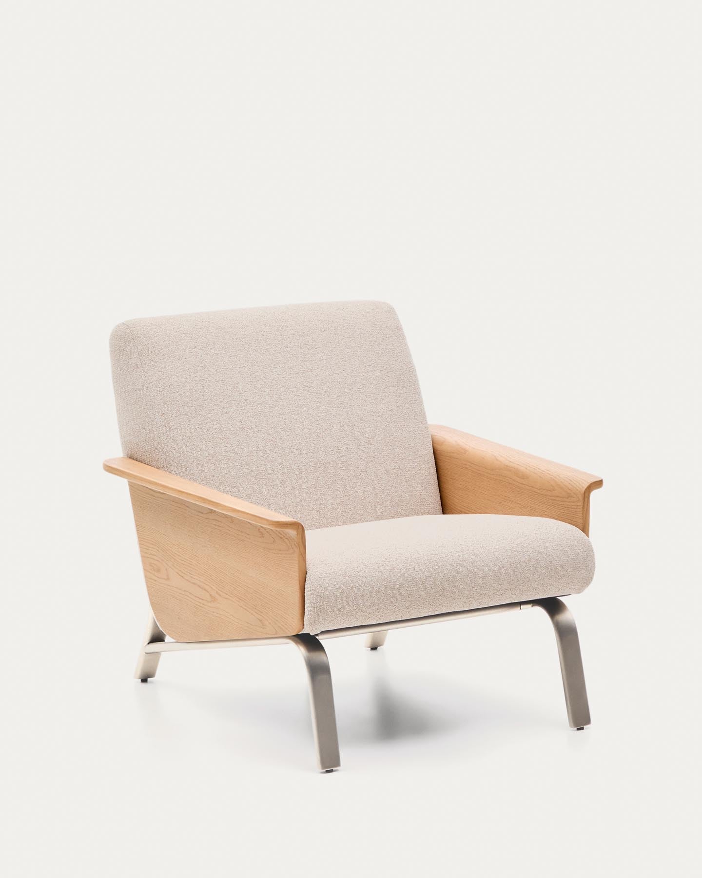 Sessel Amsen in Beige aus Eichensperrholz mit Beinen aus em gebürsteten Edelstahl in Beige präsentiert im Onlineshop von KAQTU Design AG. Sessel ist von Kave Home