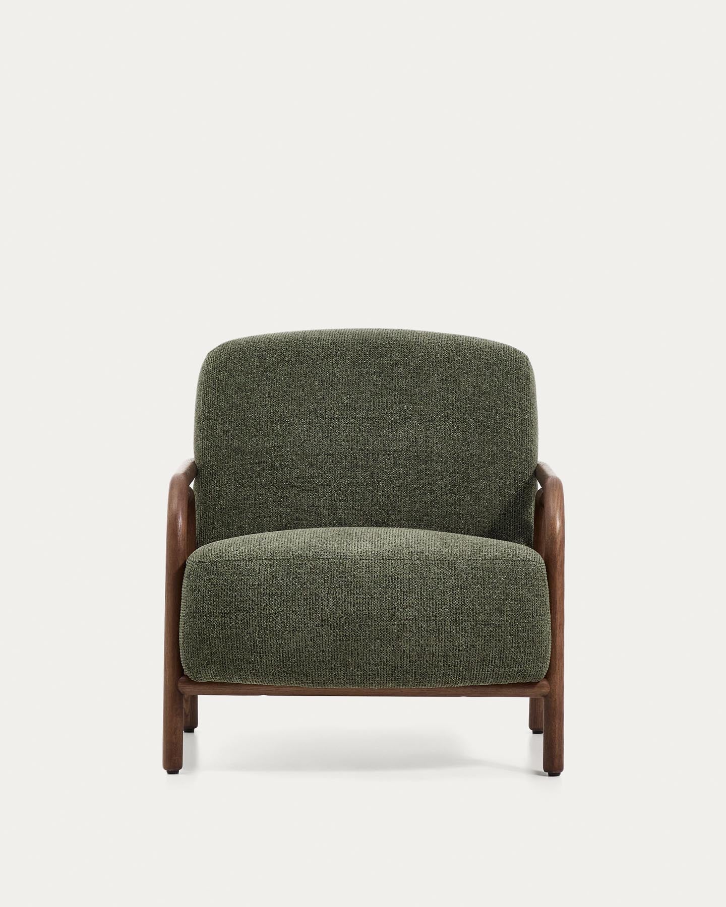 Sessel Sylo aus dunkelgrüner Chenille und massivem Eschenholz mit nussbaumfarbenem Finish, FSC 100 % in Dunkelgrün präsentiert im Onlineshop von KAQTU Design AG. Sessel ist von Kave Home