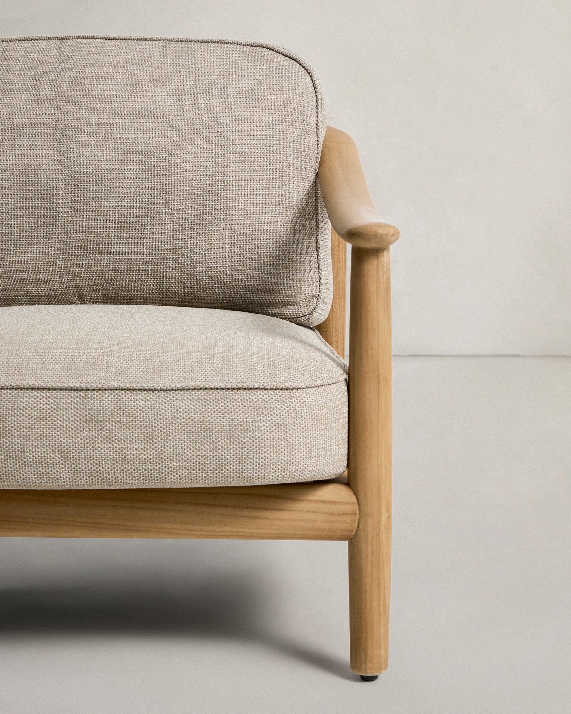 Outdoor-Sessel Elunda aus massivem Teakholz, FSC 100 % in Natur präsentiert im Onlineshop von KAQTU Design AG. Outdoor-Sessel ist von Kave Home