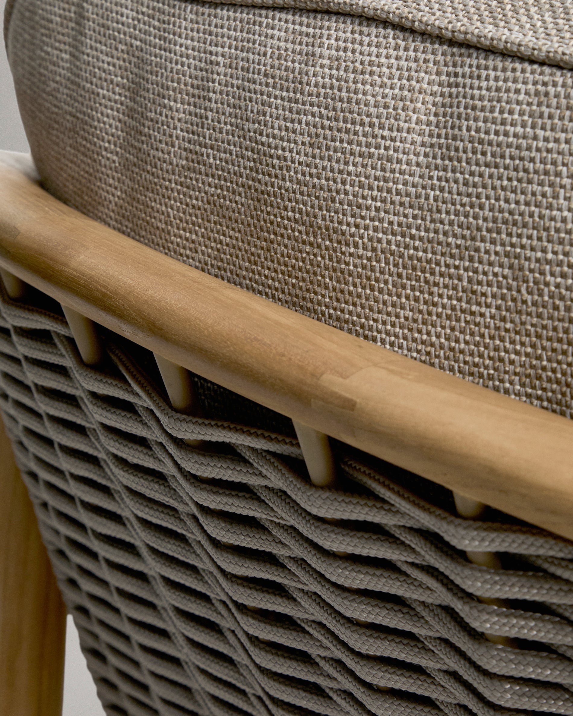 Outdoor-Sessel Elunda aus massivem Teakholz, FSC 100 % in Natur präsentiert im Onlineshop von KAQTU Design AG. Outdoor-Sessel ist von Kave Home