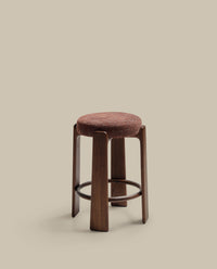 Hocker Granite aus brauner Chenille und massivem Eschenholz mit nussbaumfarbenem Finish, FSC 100%, 75 cm