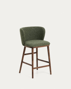 Hocker Ciselia in dicker, dunkelgrüner Chenille mit Beinen aus massivem Eschenholz mit walnussholzfarbenem Finish, FSC Mix Credit, 65 cm