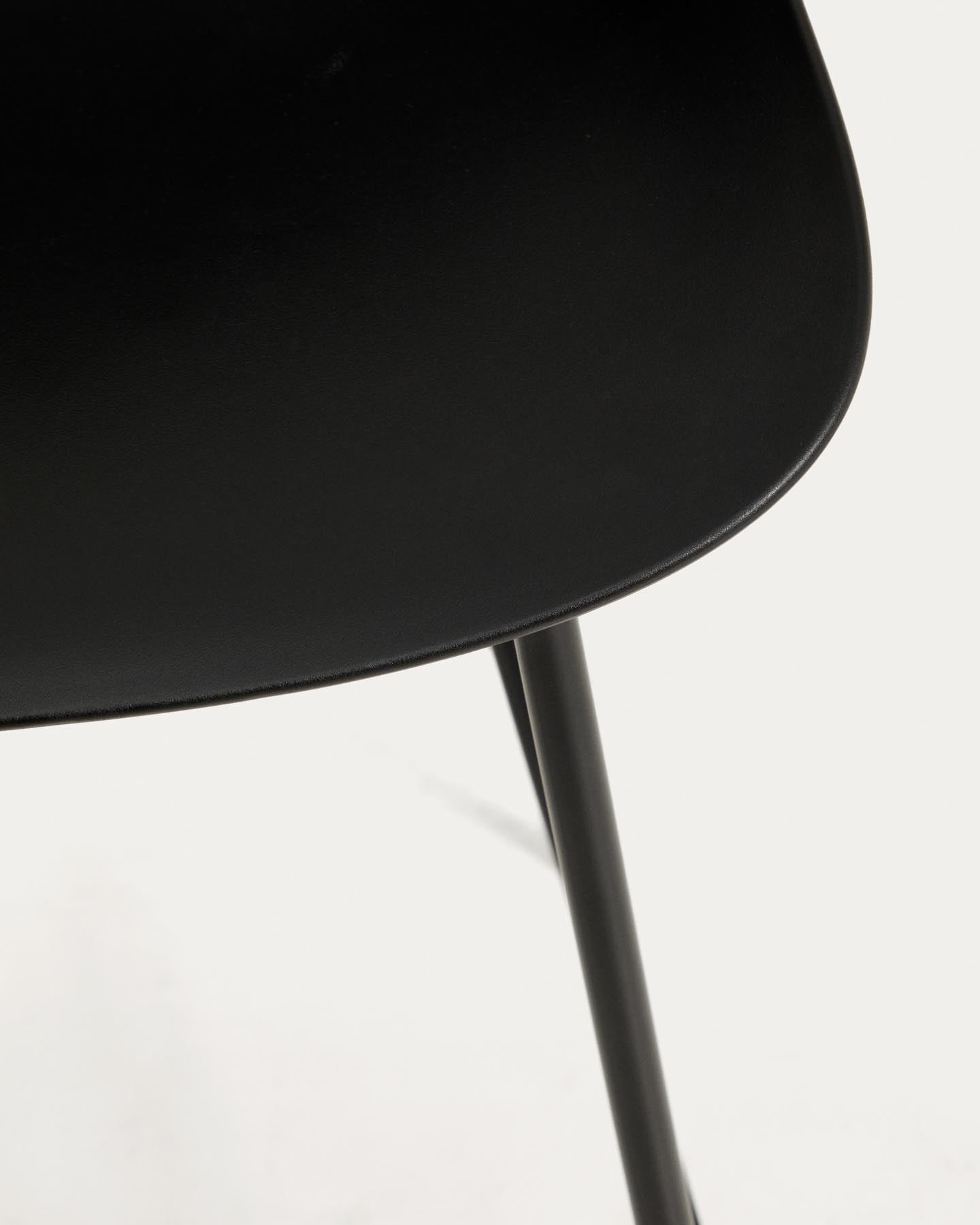 Schwarzer Hocker Altea mit Stahlbeinen mit schwarzem Finish, 65 cm in Schwarz präsentiert im Onlineshop von KAQTU Design AG. Barhocker ist von Kave Home