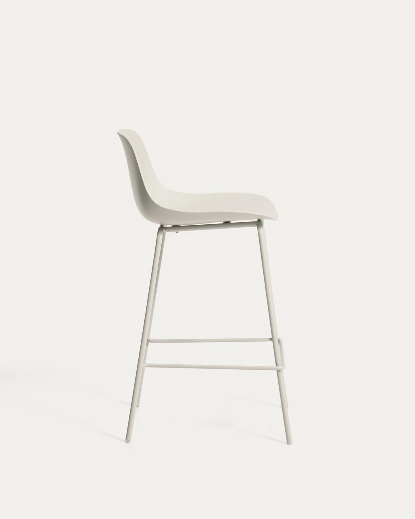 Beiger Hocker Altea mit Stahlbeinen mit beigem Finish, 65 cm in Beige präsentiert im Onlineshop von KAQTU Design AG. Barhocker ist von Kave Home