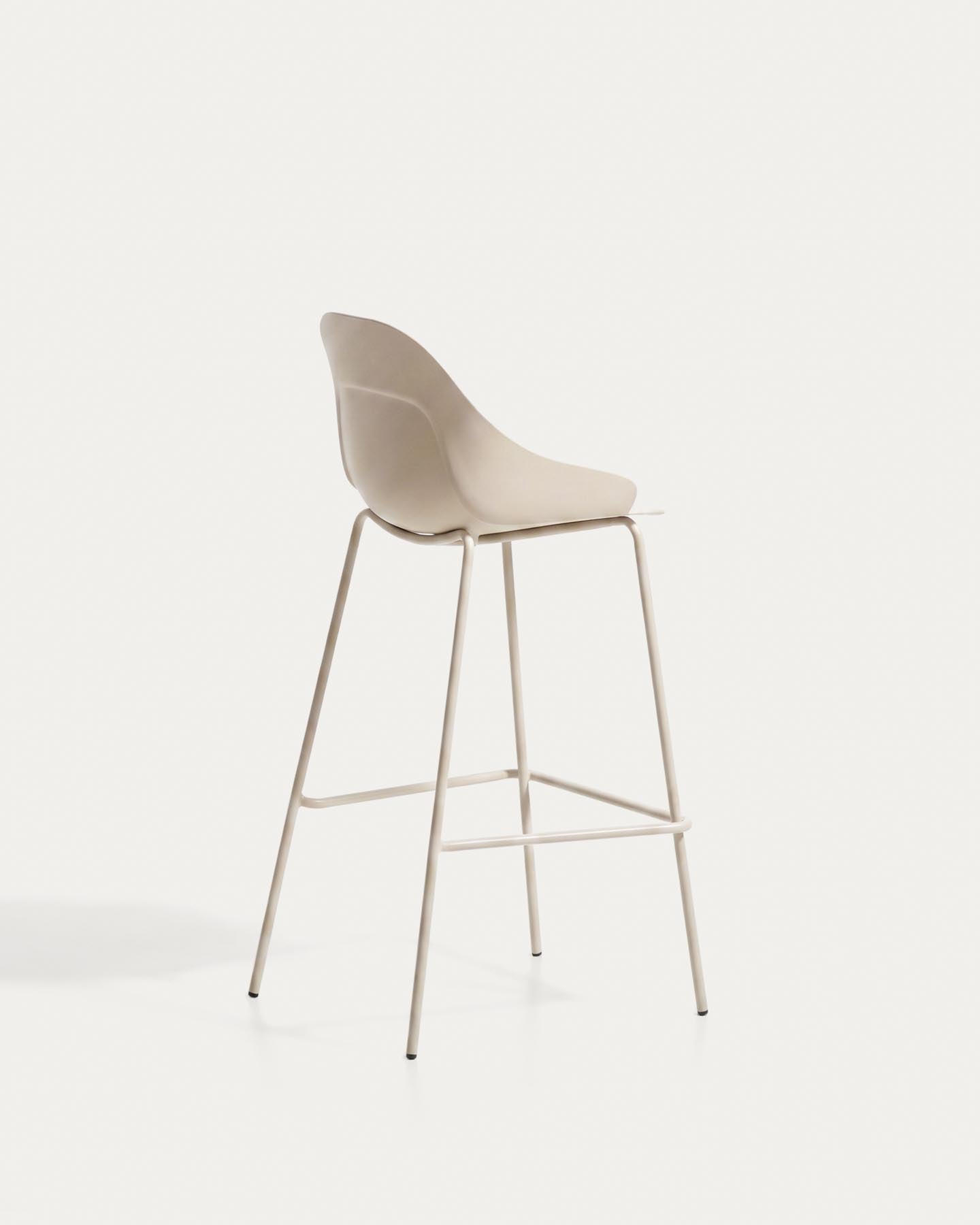 Hocker Sanile mit Stahlbeinen mit beigem Finish, 74 cm in Beige präsentiert im Onlineshop von KAQTU Design AG. Barhocker ist von Kave Home