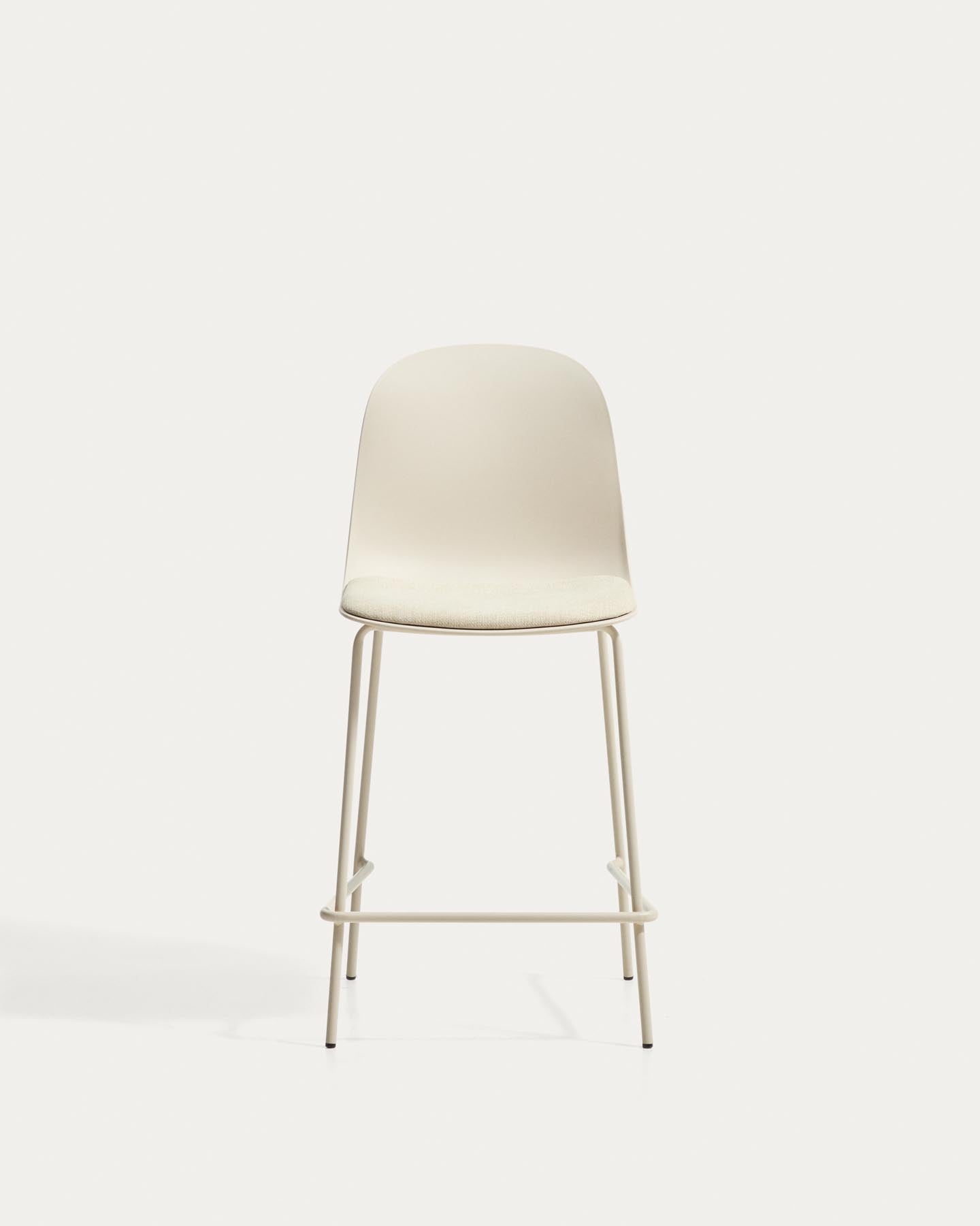 Hocker Debari mit Chenille-Kissen und Stahlbeinen mit beigem Finish, 65 cm in Beige präsentiert im Onlineshop von KAQTU Design AG. Barhocker ist von Kave Home