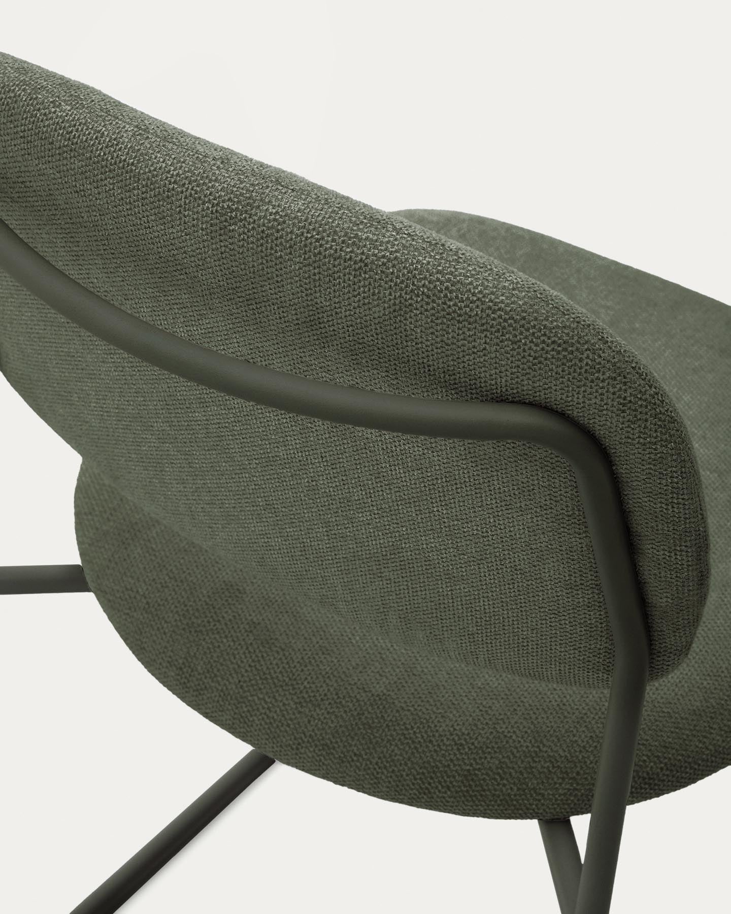 Stapelbarer Stuhl Meli mit grüner Chenille und Beinen aus grünem Metall, FSC Mix Credit in Grün präsentiert im Onlineshop von KAQTU Design AG. Stuhl ist von Kave Home