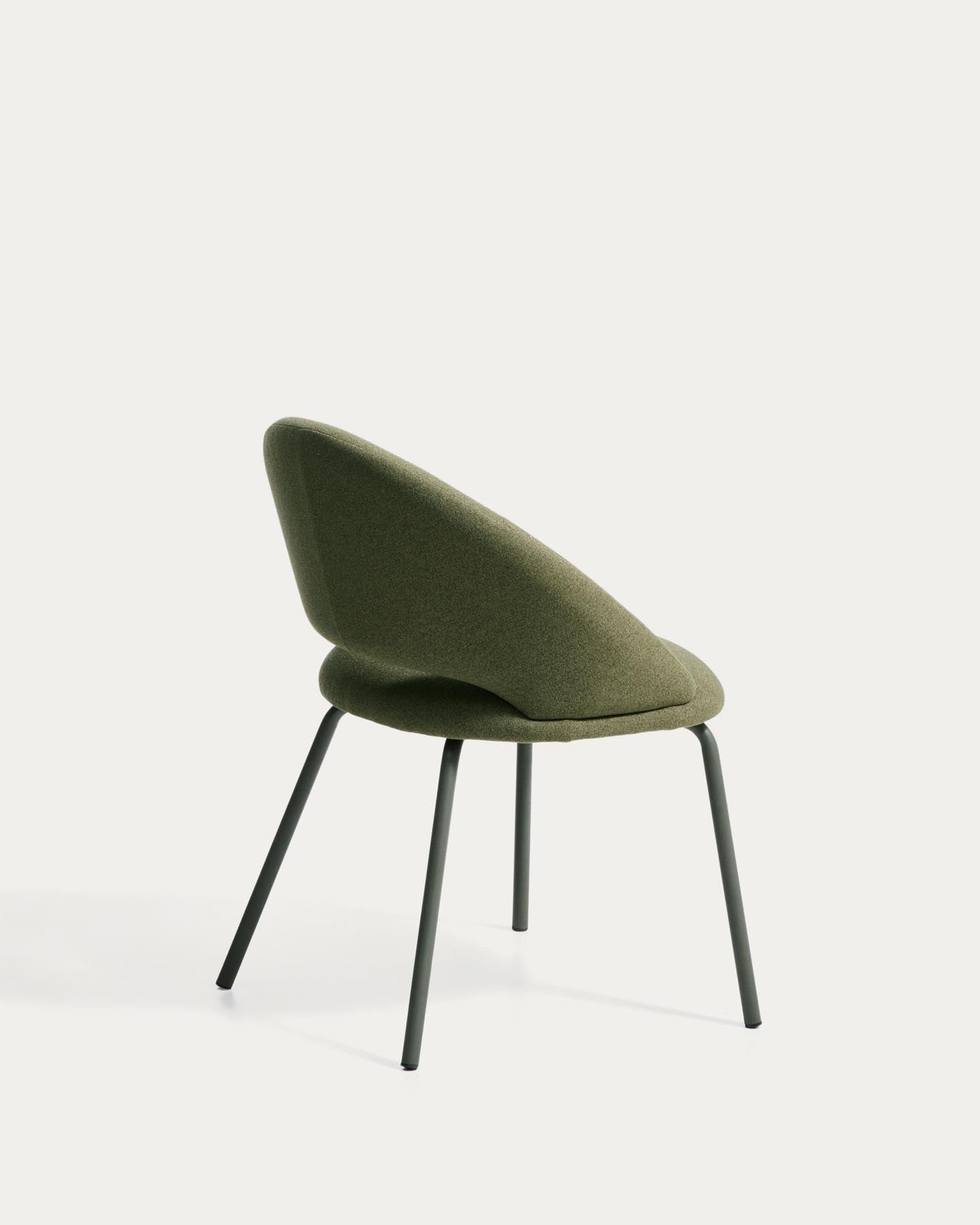 Stuhl Bonali mit grüner Chenille und grünen Metallbeinen, FSC Mix Credit in Grün präsentiert im Onlineshop von KAQTU Design AG. Stuhl ist von Kave Home