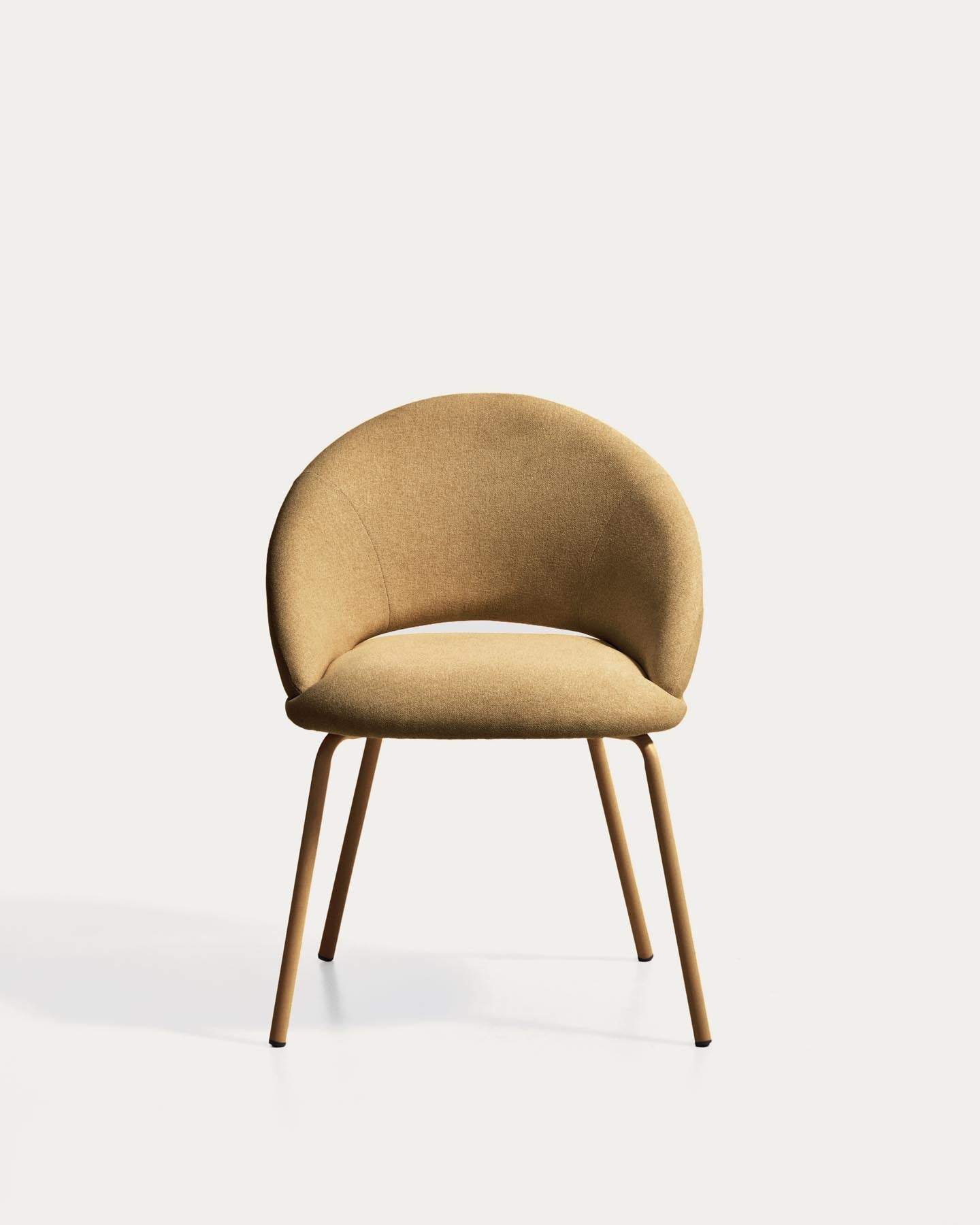 Stuhl Bonali mit senfgelber Chenille und Beinen aus senfgelbem Metall, FSC Mix Credit in Senfgelb präsentiert im Onlineshop von KAQTU Design AG. Stuhl ist von Kave Home